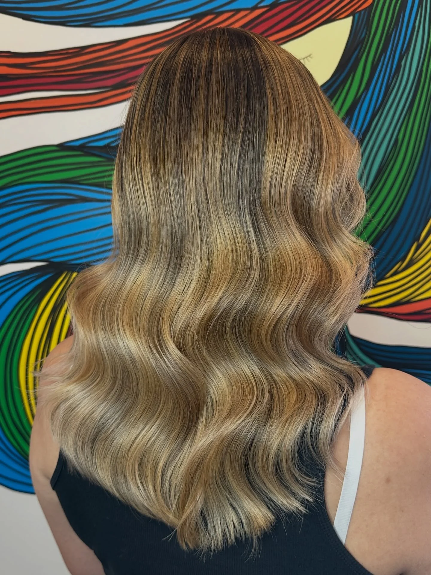 Creamy BUTTERY BLONDES... We didn&rsquo;t want ash or it being too brown&hellip; just that little sweet spot! 💫👌

Colour/Style by @hairbyhungtran 
Colour Assist by @e.hniangzi 

#blowitsahairthing #kilkenny #adelaidecolourist #adelaidesalon #hairby