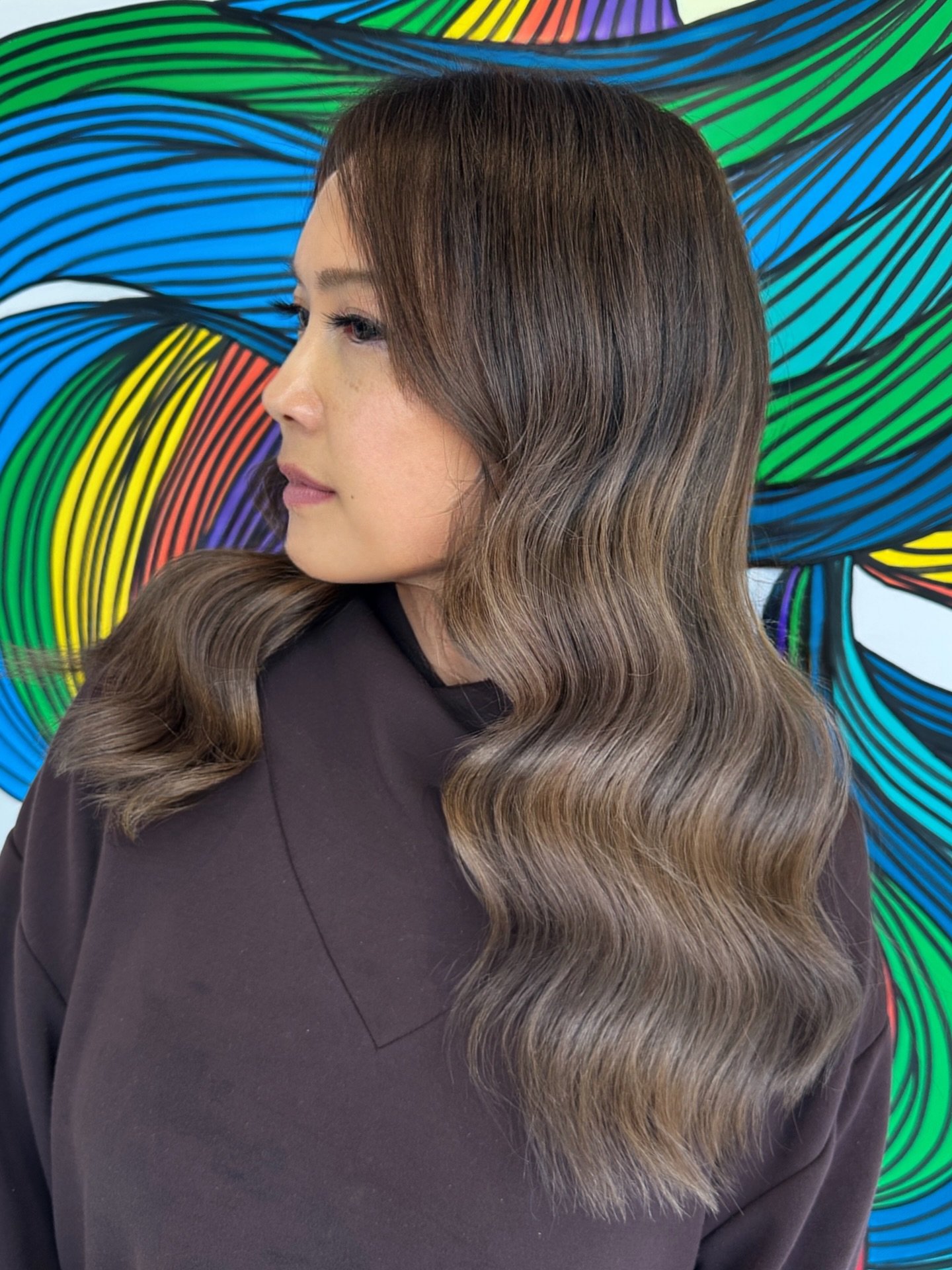 No harsh lines, just subtle colour shifts. Reducing warmth from previous colour applications. 🥰🙏

Cut/Colour by @hairbyhungtran 

#blowitsahairthing #kilkenny #adelaidecolourist #adelaidesalon #hairbyhungtran
