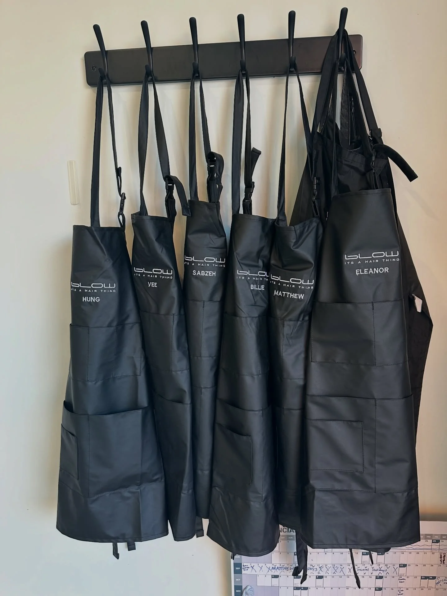 We are obsessing over our new aprons. Super excited for our team to try them on the new and improved. We got a feeling colours will be splattered left, right and centre. Just not on the walls thanks! 😂 Fresh start. ❤️🫶

#adelaidehairsalon #blowitsa