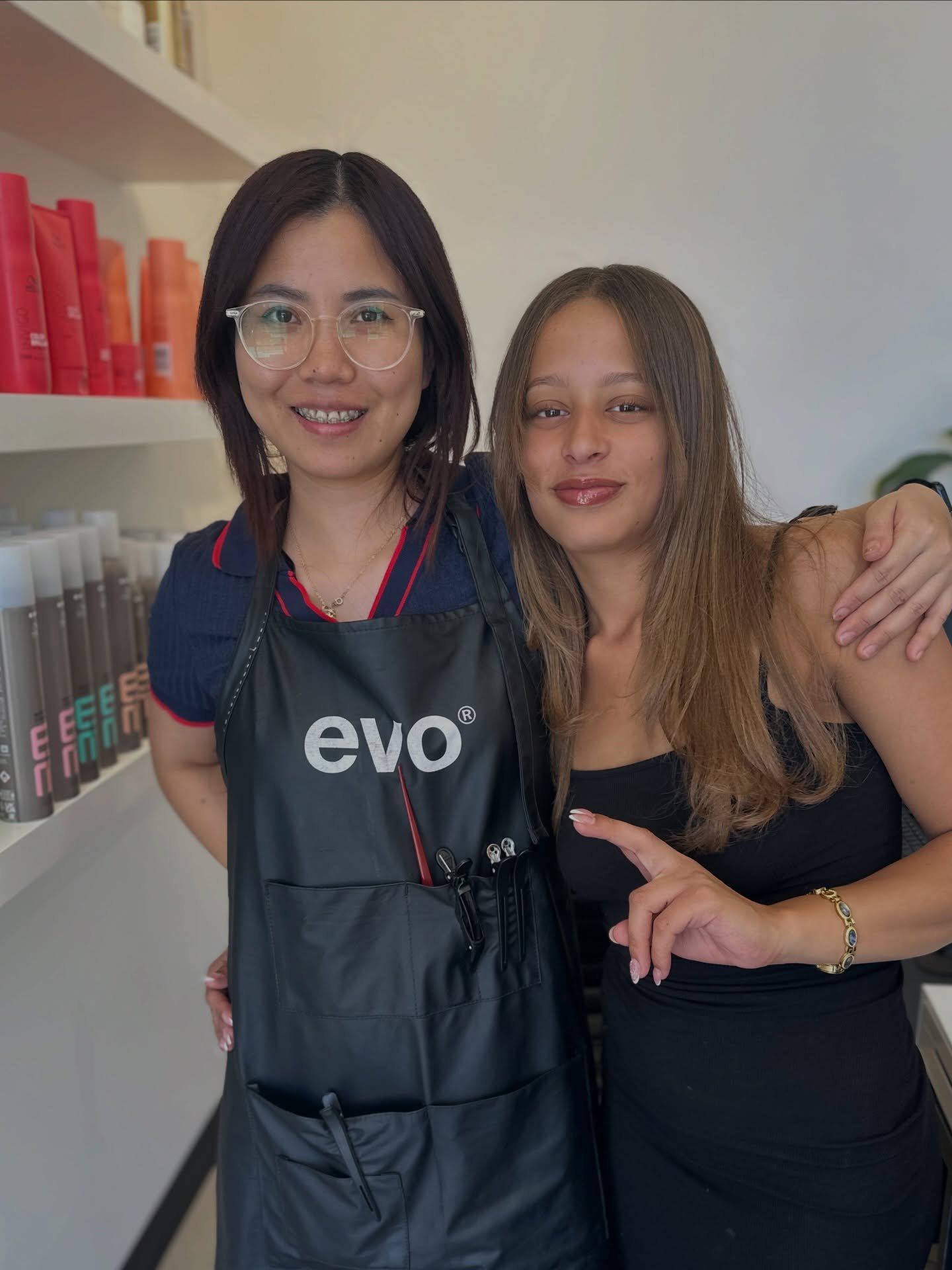 These two stylists getting up to no good. Get back to work slackers! 😂❤️🫶 @e.hniangzi @hairbybillieclark 

#adelaidehairsalon #blowitsahairthing #kilkenny #adelaidecolourist #adelaidesalon