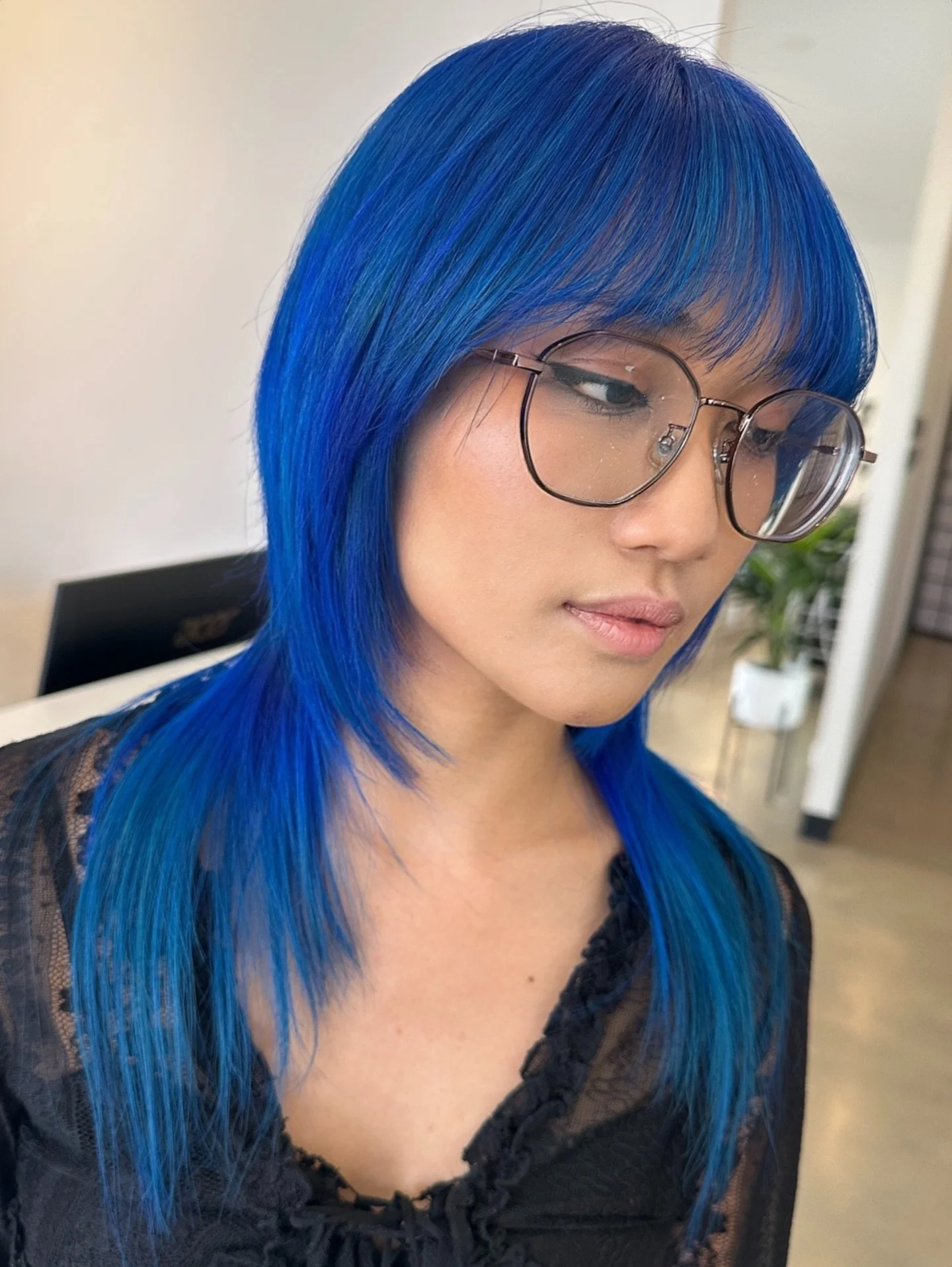 A beautiful WOLF x OCTOPUS haircut. An incredible transformation. 🐙🐺 Hung showing his talented skills with the scissors. ❤️✂️

Cut/Colour by @hairbyhungtran 

#blowitsahairthing #kilkenny #adelaidecolourist #adelaidesalon #hairbyhungtran