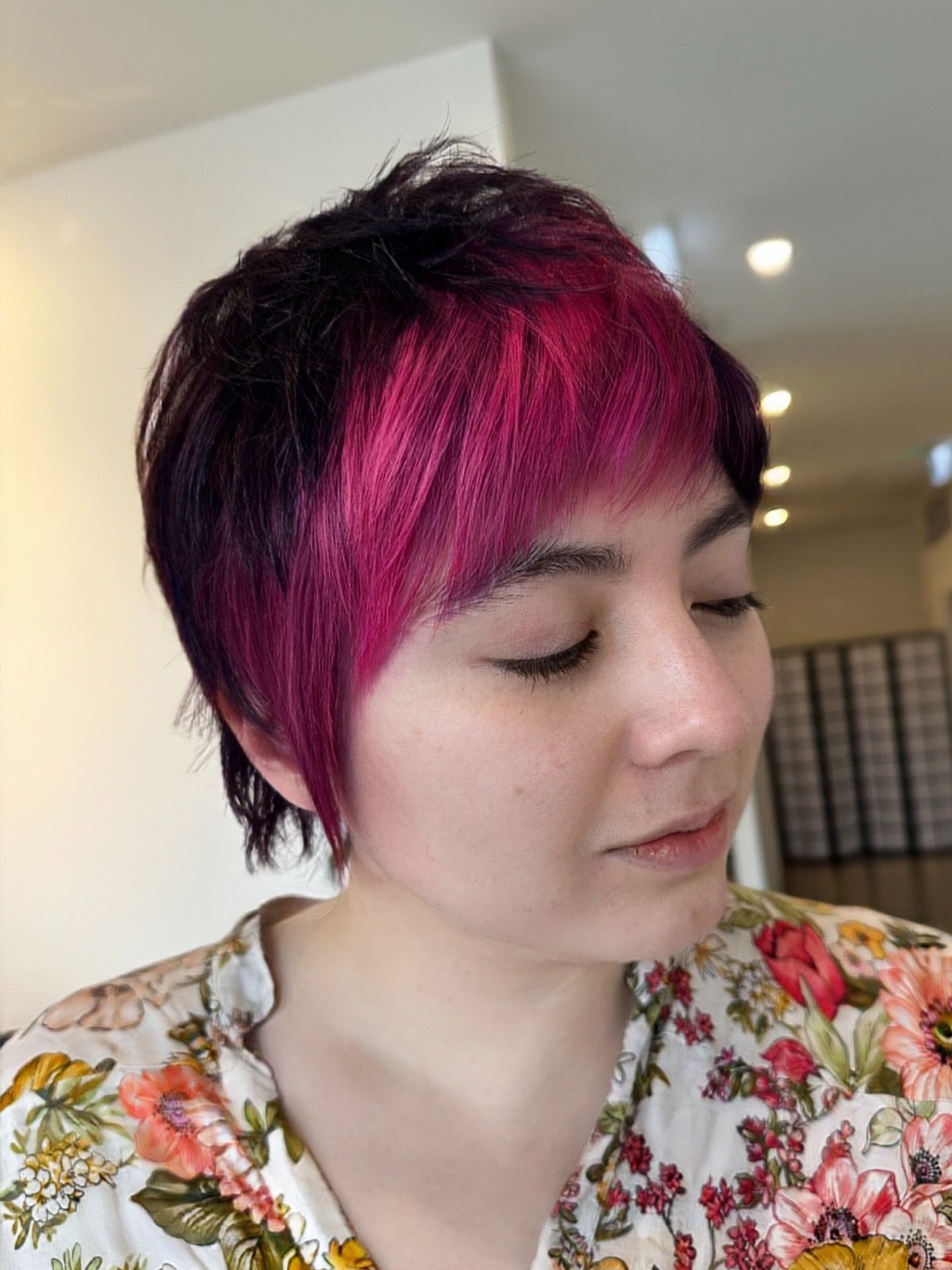 Why blend in when you can stand out with a colour that reflects your unique personality? 💕🌸💖

Cut/Colour by @hairbyhungtran 

#adelaidehairsalon #blowitsahairthing #kilkenny #adelaidecolourist #adelaidesalon