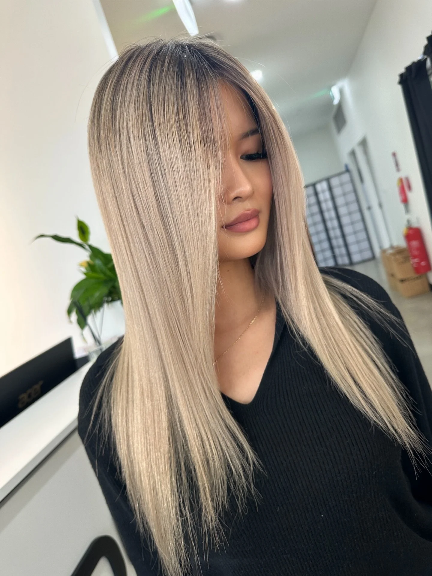 It's been two sessions over 6 months now since switching to balayage from block blonding. Couldn&rsquo;t be happier with the results. OBSESSED! 😍 ❤️👌

Colour by @hairbyhungtran @simmyatelier 

#blowitsahairthing #kilkenny #adelaidecolourist #adelai