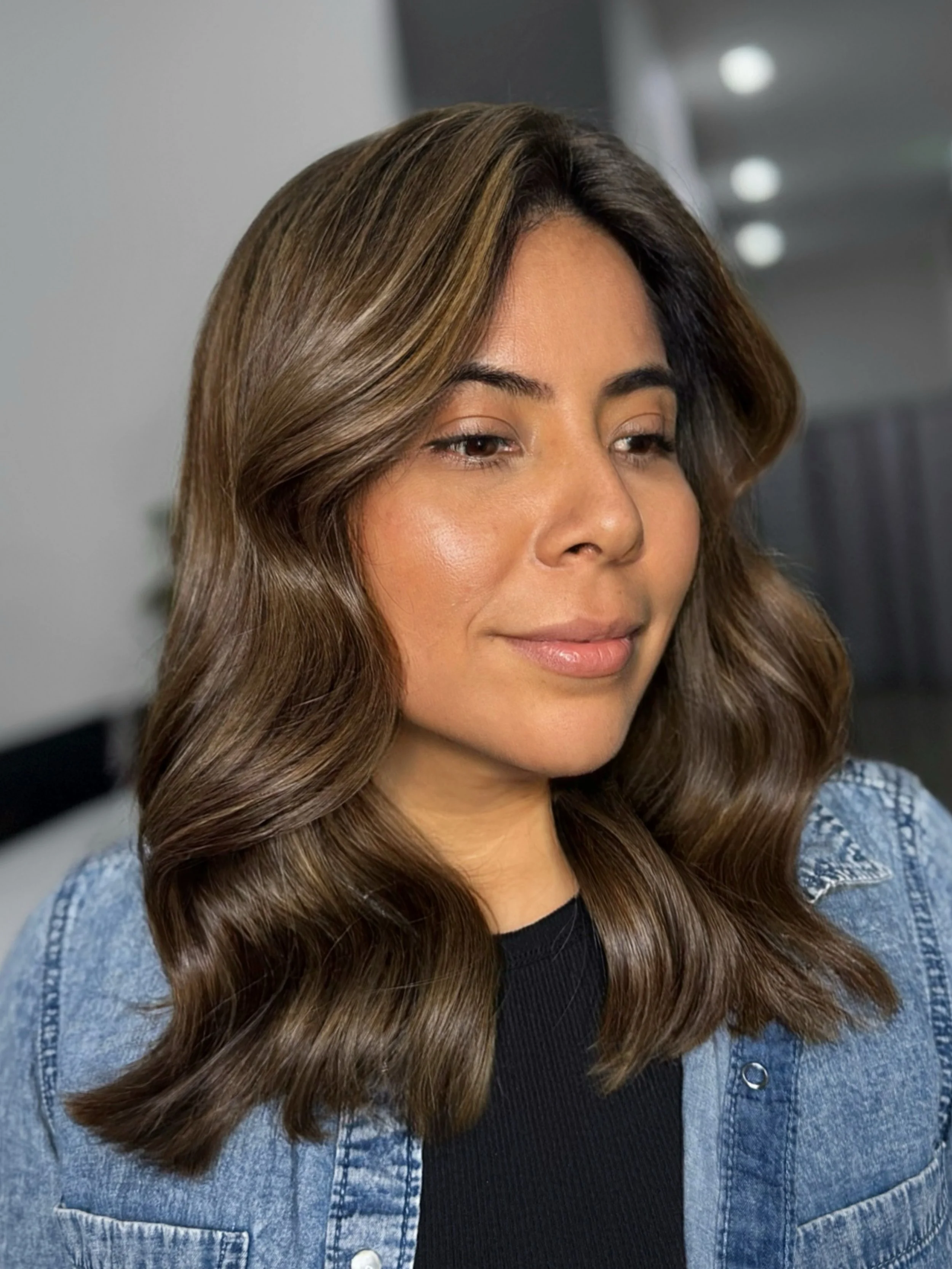 HAZEL CHESTNUT BLONDES. Nothing more beautiful than GORGEOUS warm hues. ✨💕😉 

Cut/Colour by @ilahabeautyy 

#adelaidehairsalon #blowitsahairthing #kilkenny #adelaidecolourist #adelaidesalon