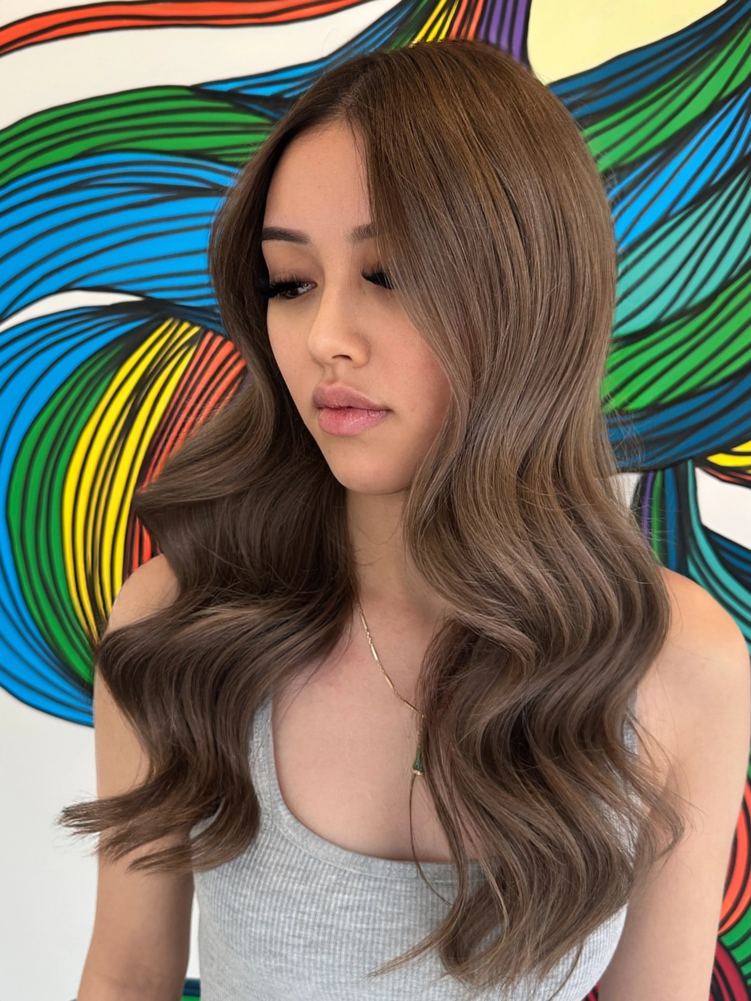 Simply obsessing over this stunning mane. The latest trends is creating a soft milk tea brown as we move away from the bright blondes. ❤️🥰☕️

#adelaidehairsalon #blowitsahairthing #kilkenny #adelaidecolourist #adelaidesalon