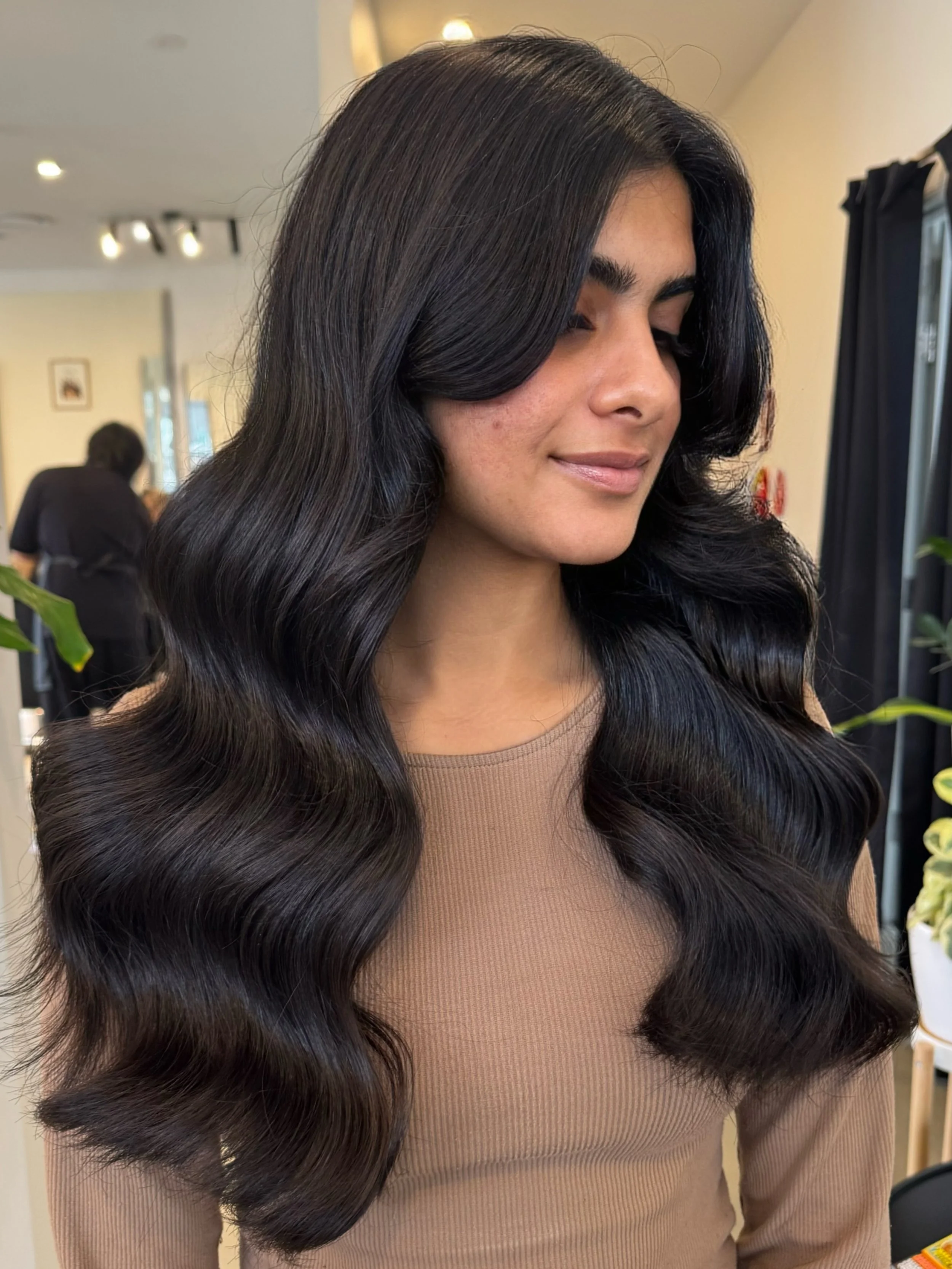 months into her apprenticeship and she&rsquo;s already absolutely nailed the look 😍❤️🫶 Some people take years to perfect it... this rare talent makes it look effortless! So proud of how far she&rsquo;s come already. 💫 raw talent! 

Style by @e.hni