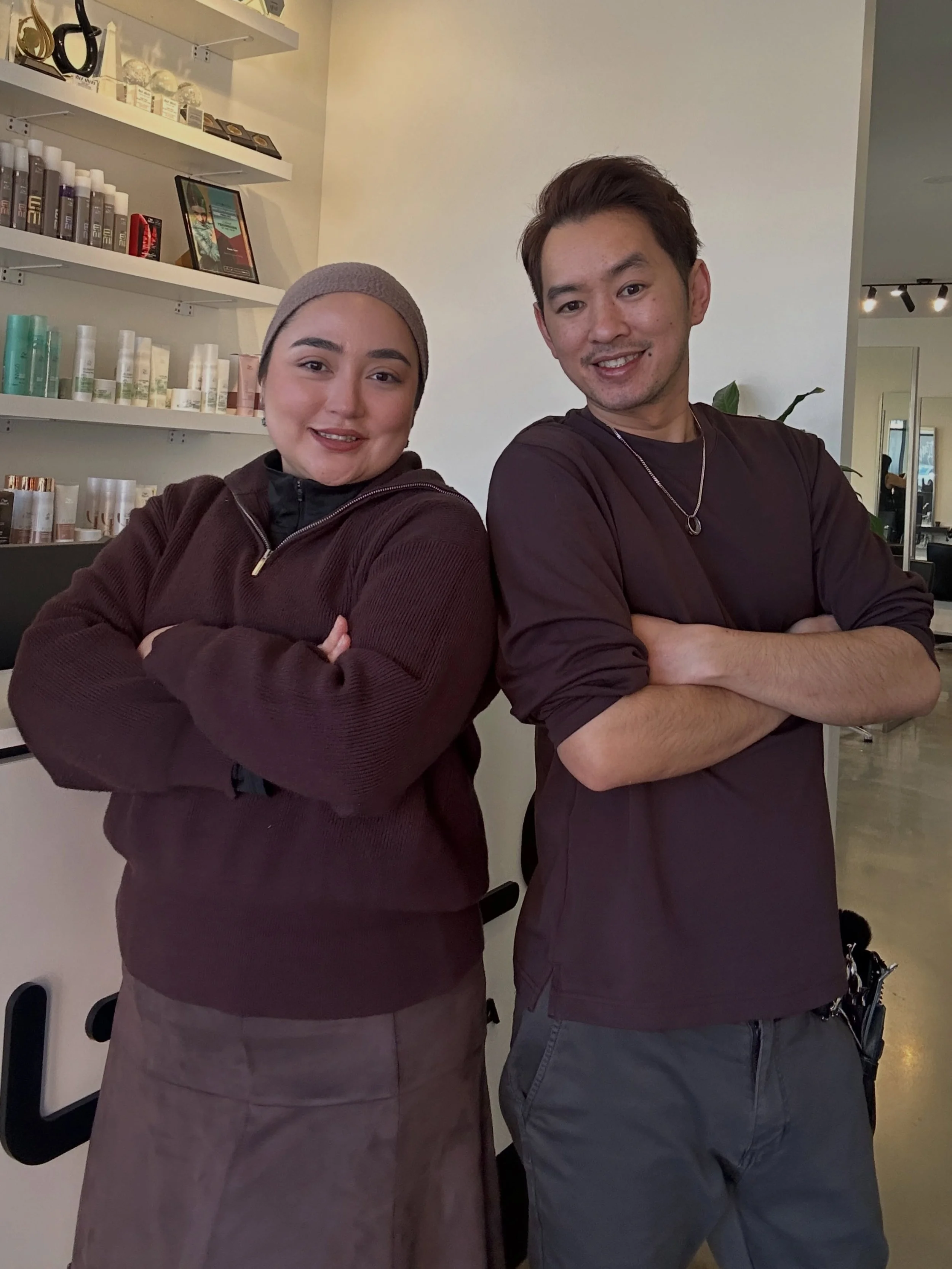 Some people finish each other&rsquo;s sentences... these two apparently finish each other&rsquo;s wardrobes. 😂❤️ Who pulled it off better? Cast your vote below! 👇 @ilahabeautyy @hairbyhungtran 

#adelaidehairsalon #blowitsahairthing #kilkenny #adel