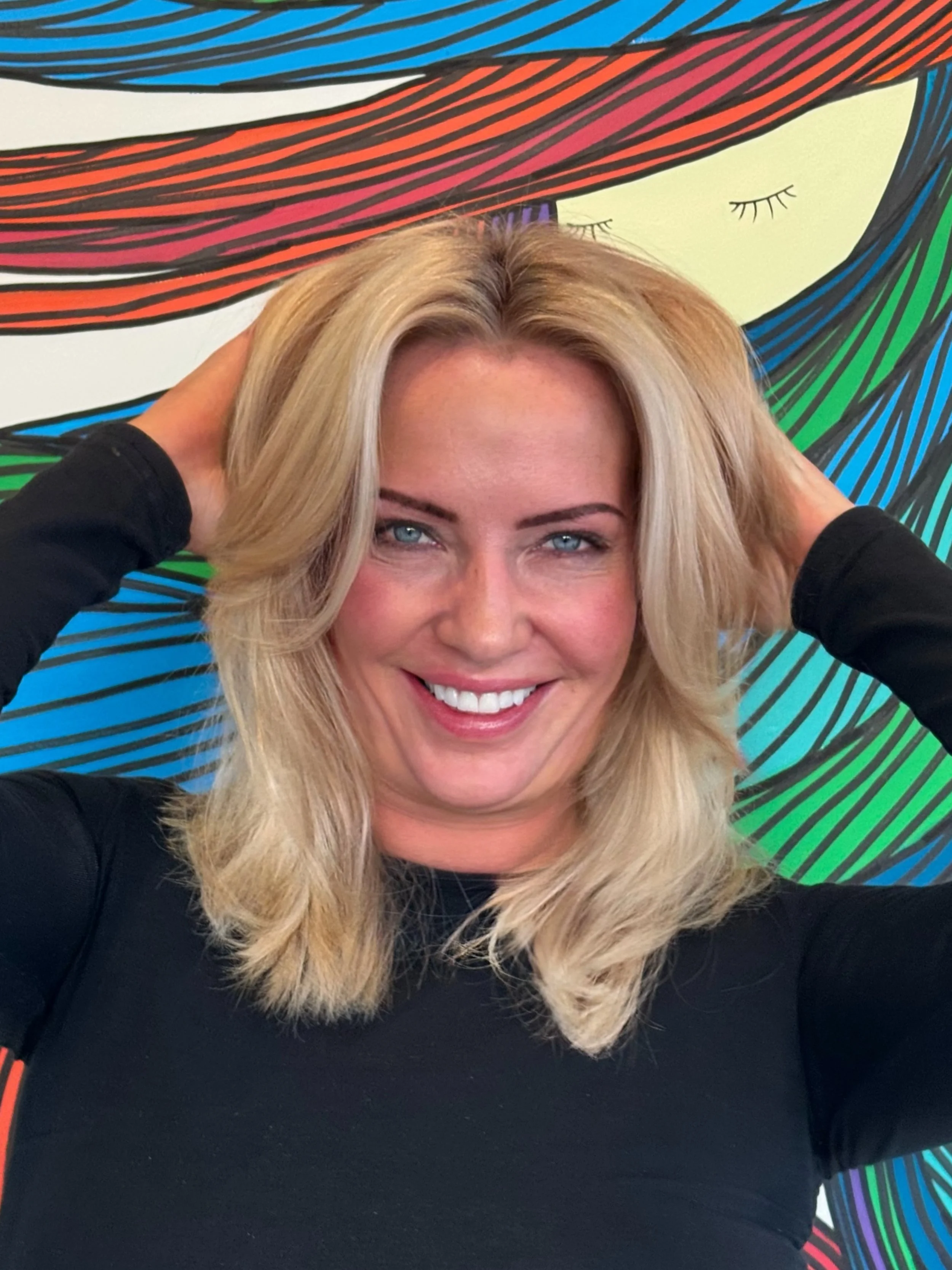 Sometimes you just have to take the leap... worst case, it&rsquo;s just hair. Best case? You accidentally become a hot blonde bombshell. 💁&zwj;♀️💛😍 Safe to say we are OBSESSED with the new hair! 🫶✨

Colour/Blowdry by @ilahabeautyy 

#adelaidehair
