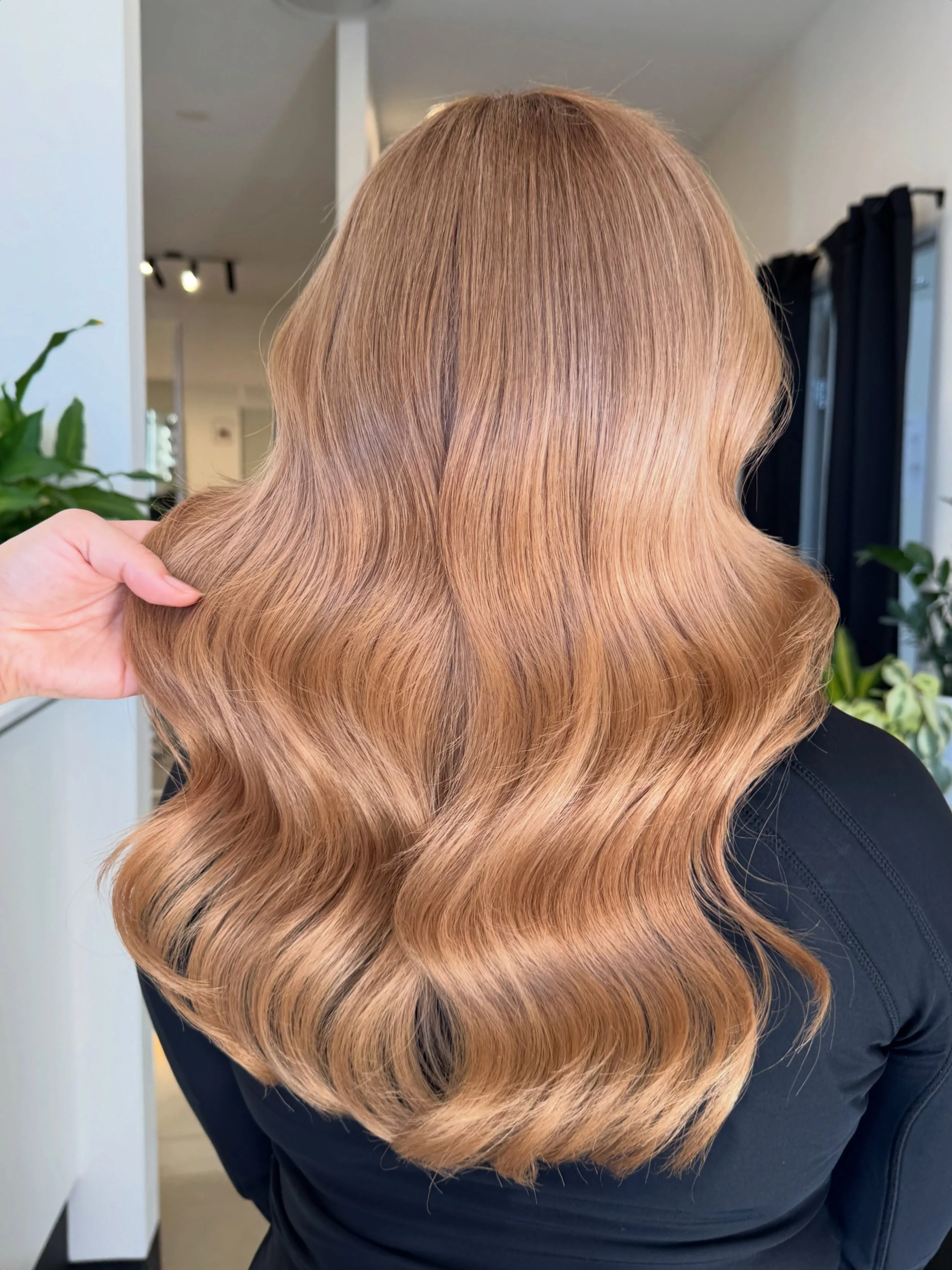 APRICOT BLONDE 🍑✨

A beautiful apricot blonde created on Asian hair. Soft, bright and full of warmth, this subtle tone catches the light in all the right ways. We&rsquo;re absolutely obsessed with how fresh and healthy this colour turned out. ✂️❤️🫶