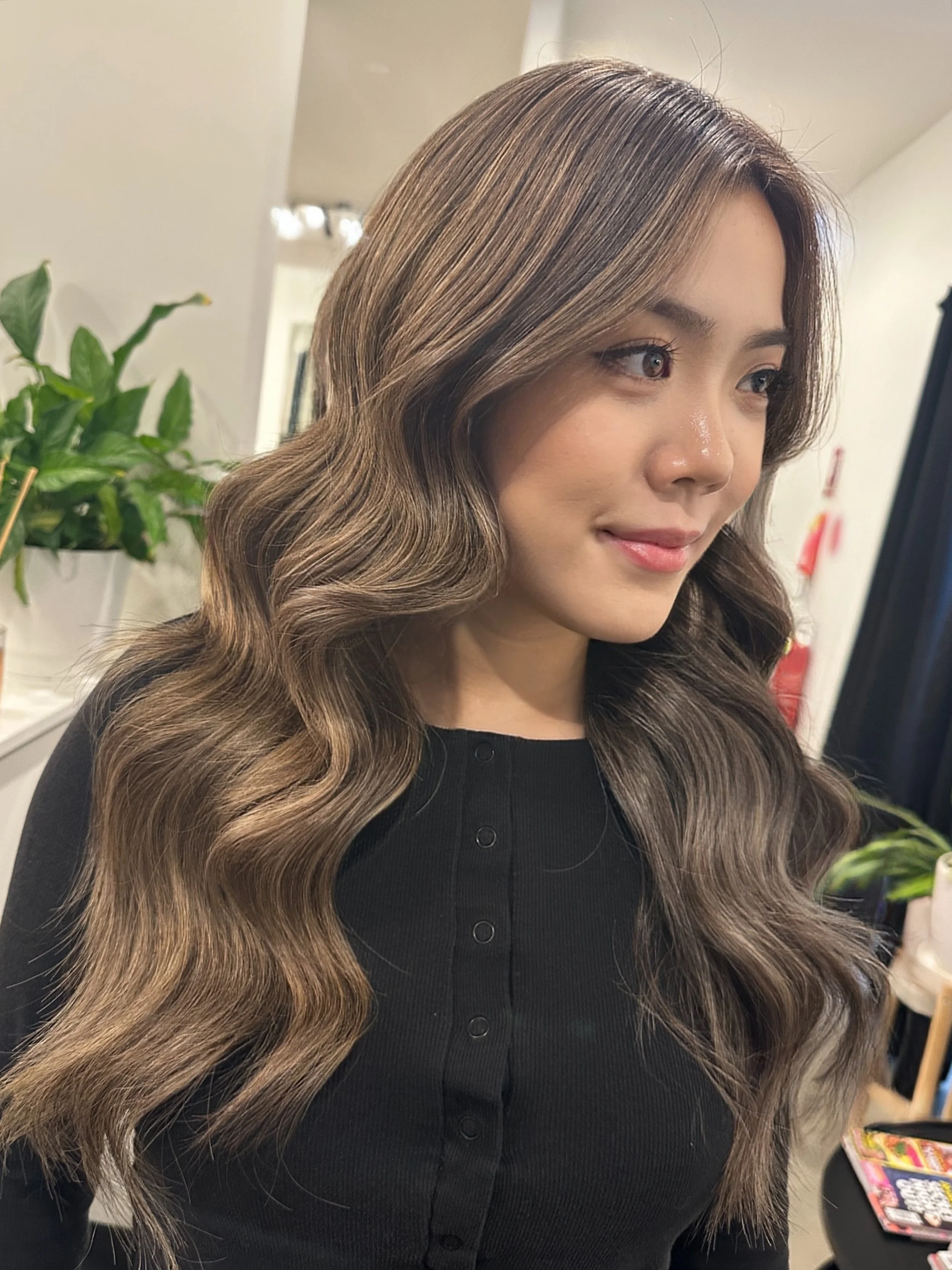 One of our favourite colour palettes &mdash; MUSHROOM BRONDES 🤎🤎 Creating that perfect balance of cool, creamy and dimensional tones without losing the softness. A little depth, a little brightness and a whole lot of gorgeousness. ✨

Mushroom brond