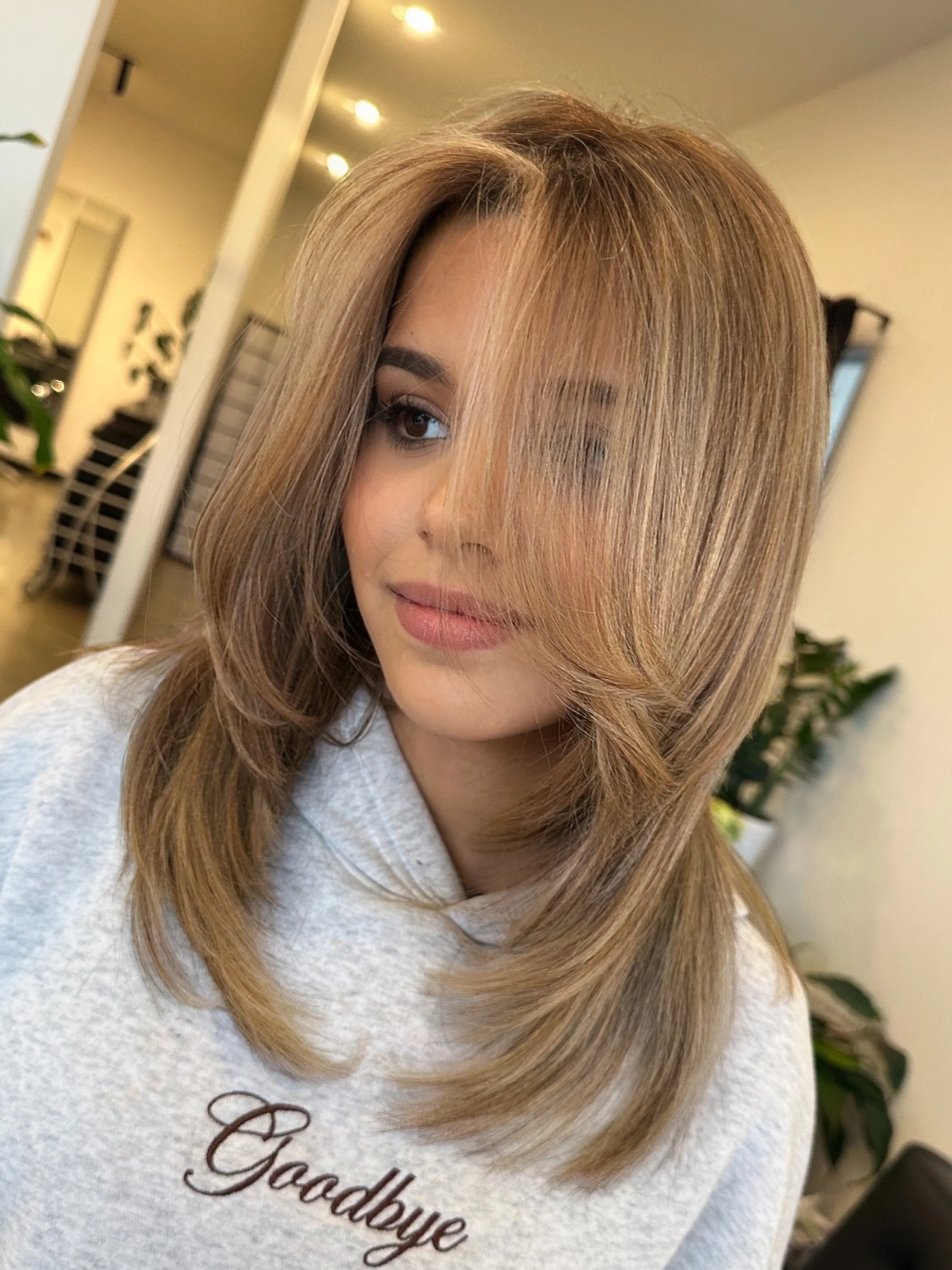 HONEY BLONDE ❤️😍 That seamless blend. ✨

One thing we&rsquo;ll never do in the salon? Overpromise. When you&rsquo;re working with pre-existing colour, you can have a goal in mind, but the final tone isn&rsquo;t something we can guarantee until we&rs