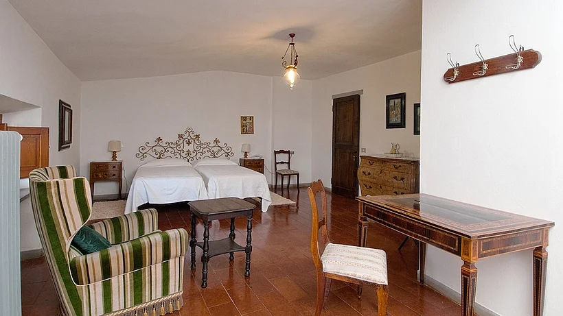 018-Double-bedroom-3-2.jpg