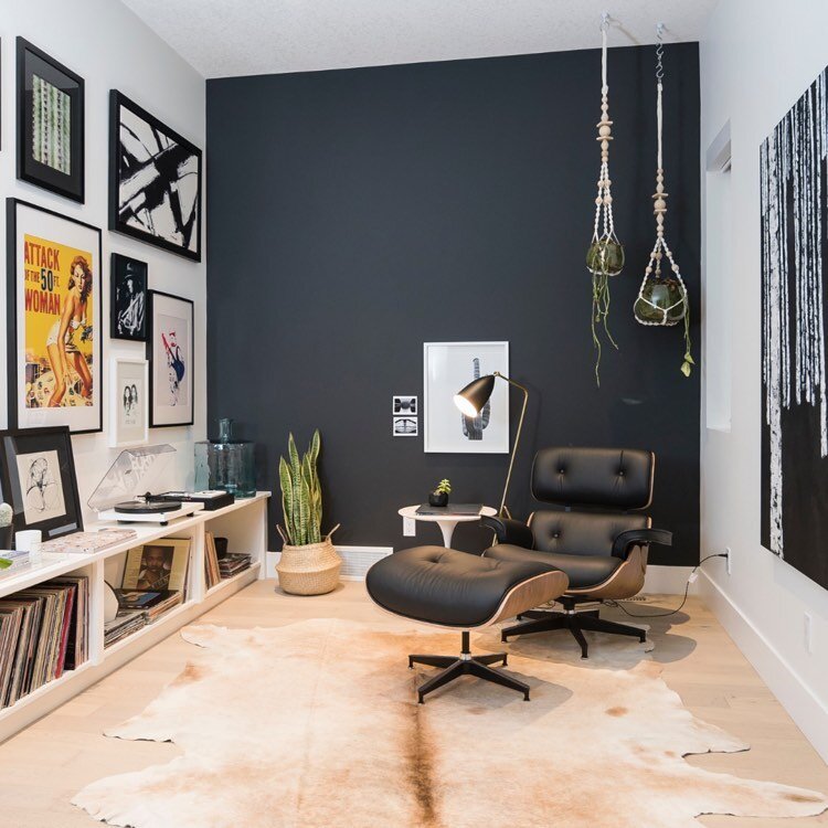MOODY spaces 🥰

Would you paint a black accent wall in your home? This space is balanced with contrast and texture, making it all possible.

www.moodyinteriordesign.com