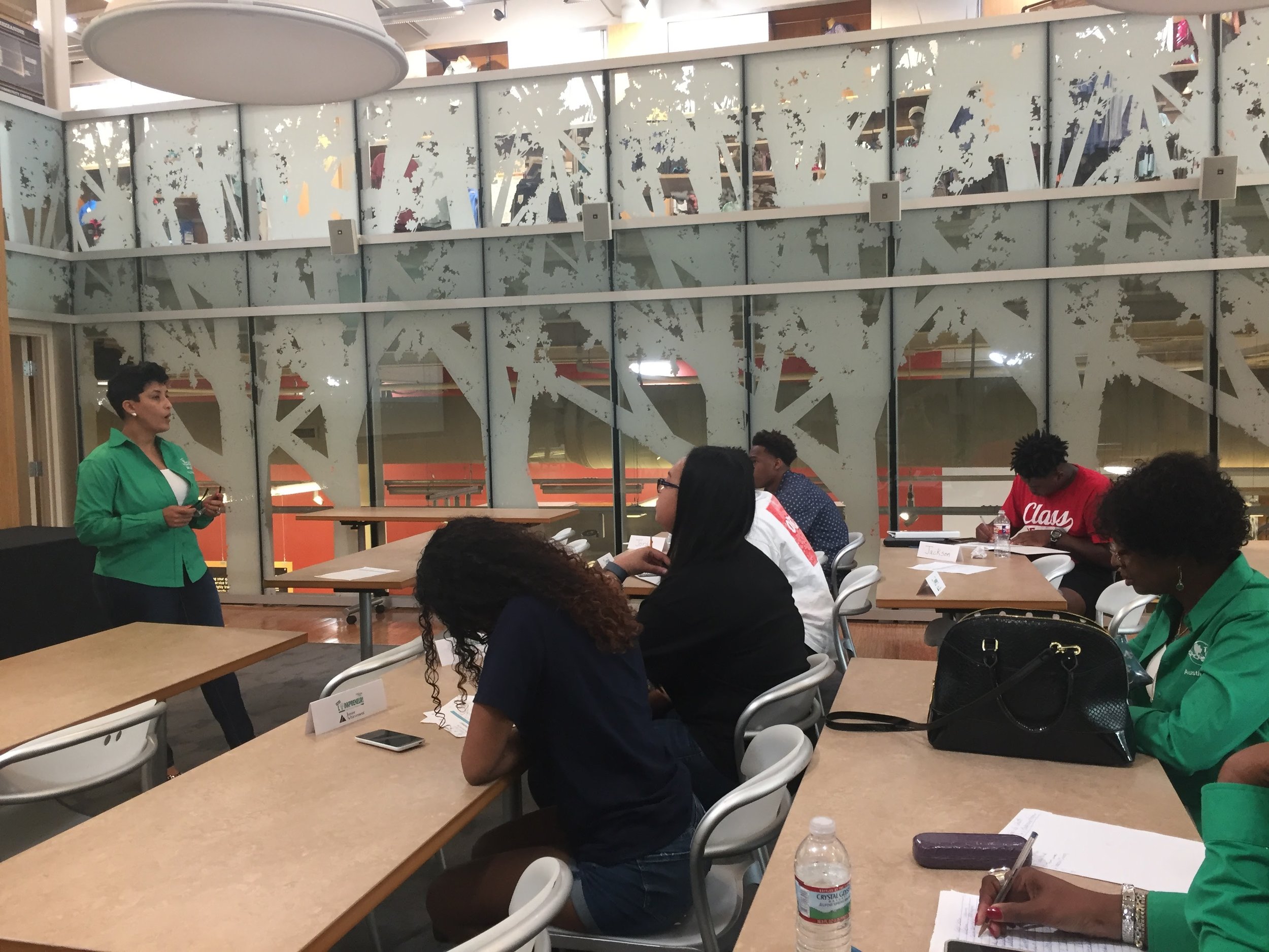 TIffany Dudley and other Austin Links Mentors teach the JA Company Program