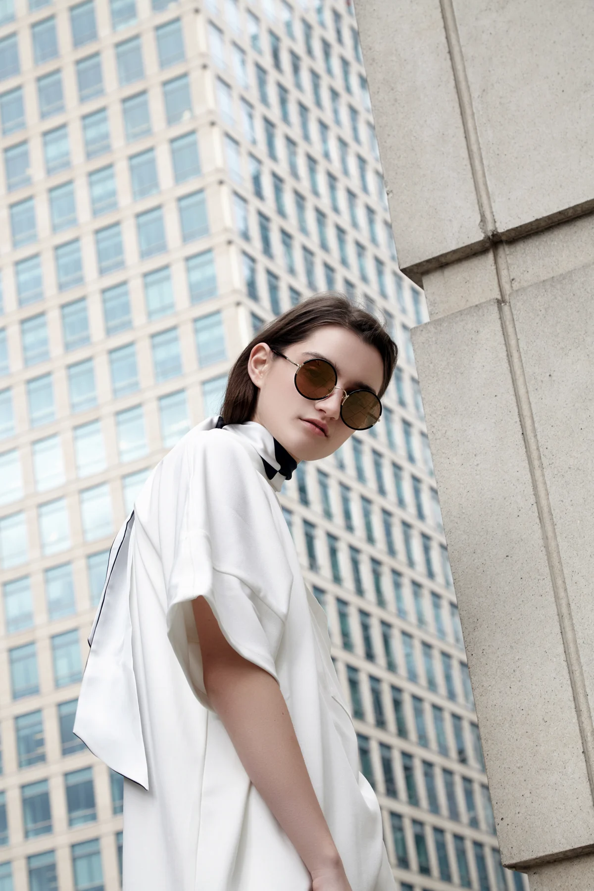 Top : House of Sunny, Scarve: dlye treasure, Glasses: sunday somewhere 
