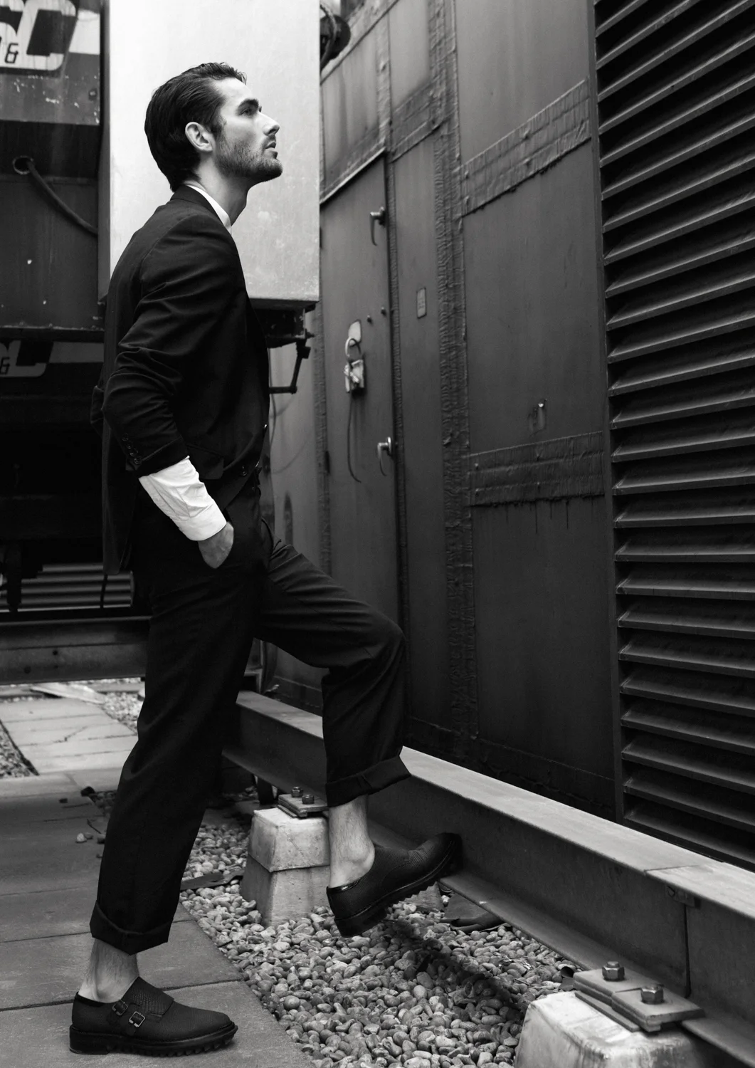 Shirt Zara, Suit Jaeger, Shoes Lanvin, Belt Lanvin