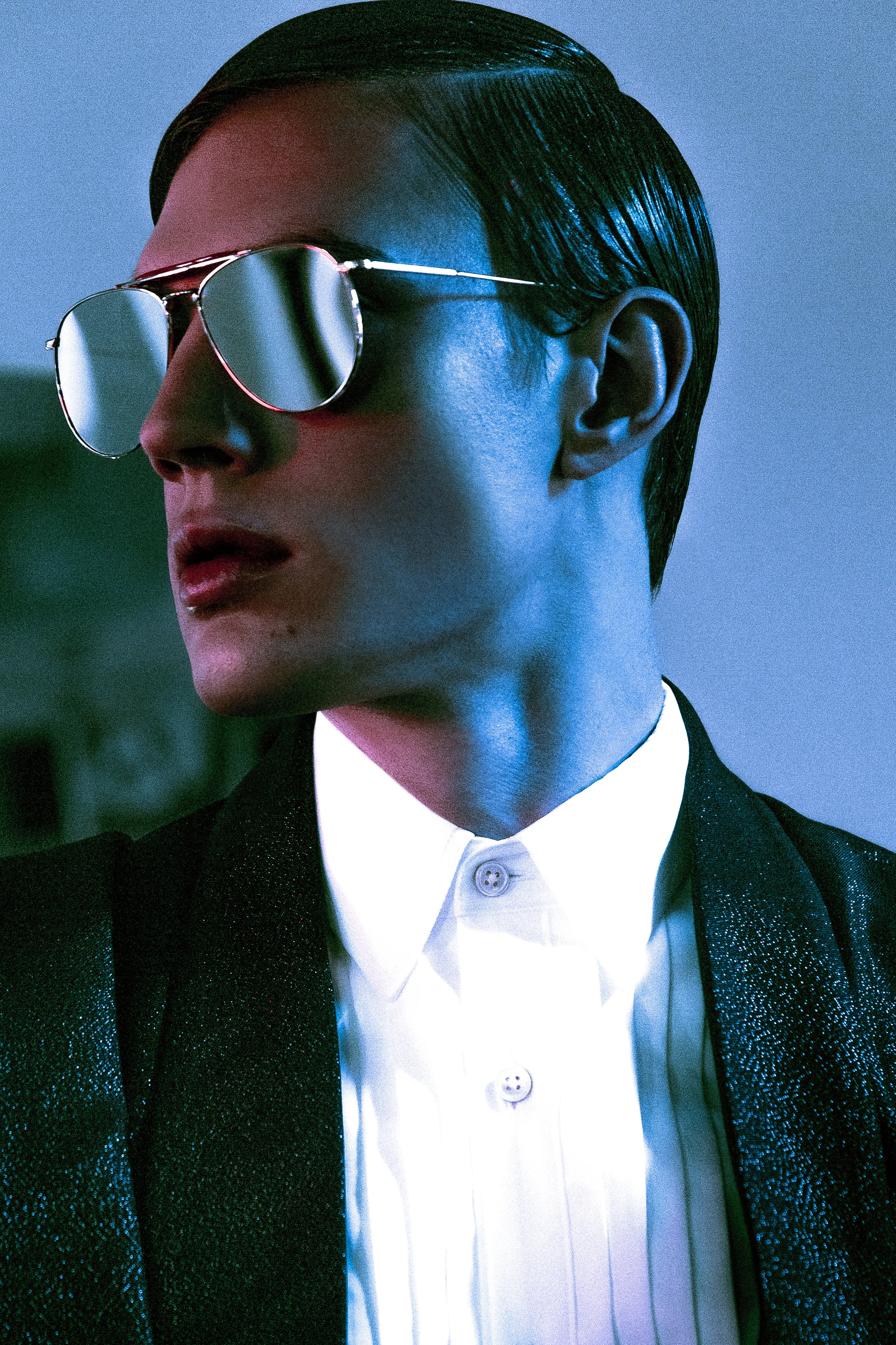 Suit Joshua Kane , Shoes Giuseppe Zanotti , Shirt Topman , Sunglasses Thom Browne .