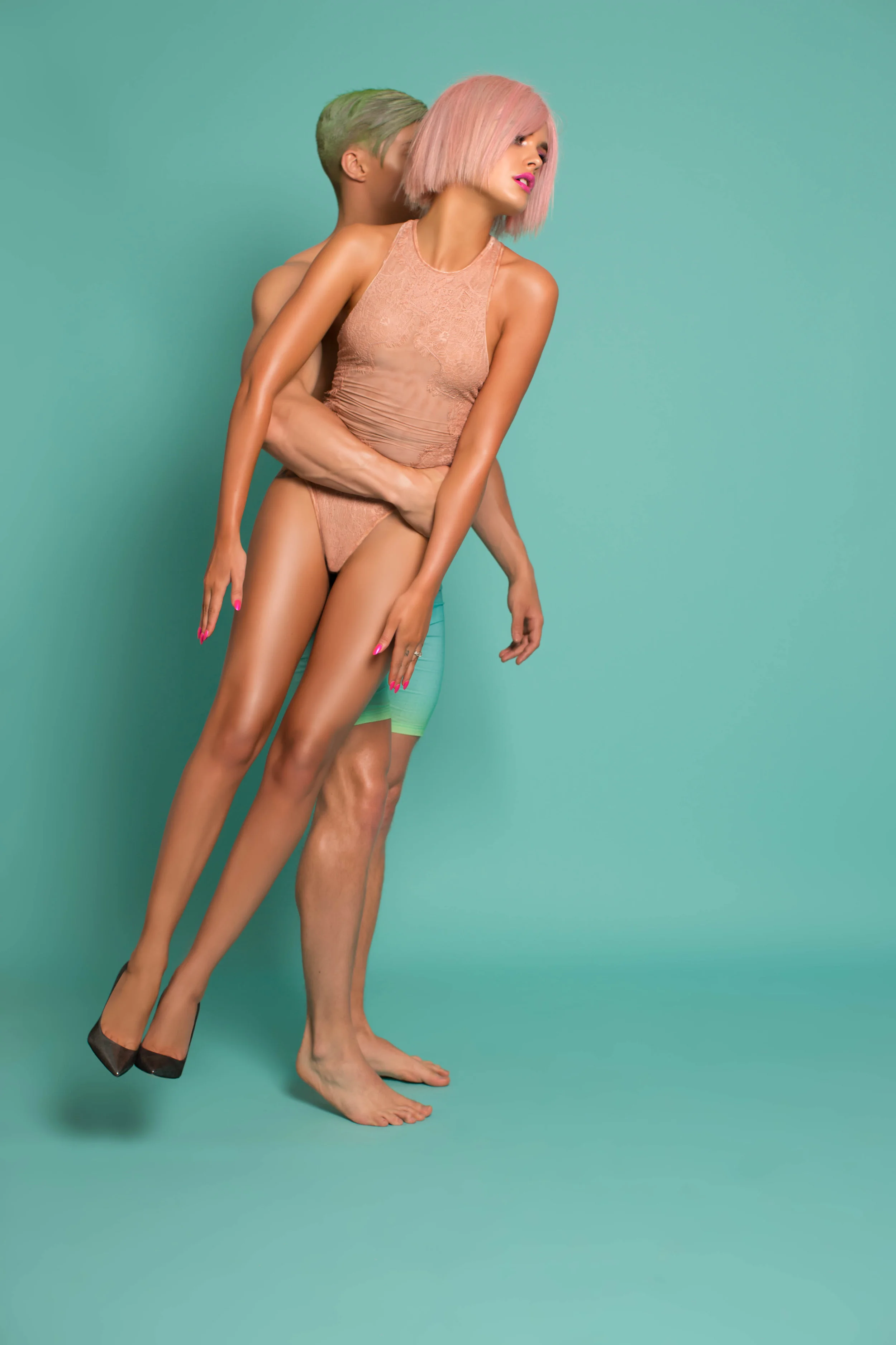 SHORTS KATIE EARY , BODY I.D. SARRIERI , SHOES JIMMY CHOO .