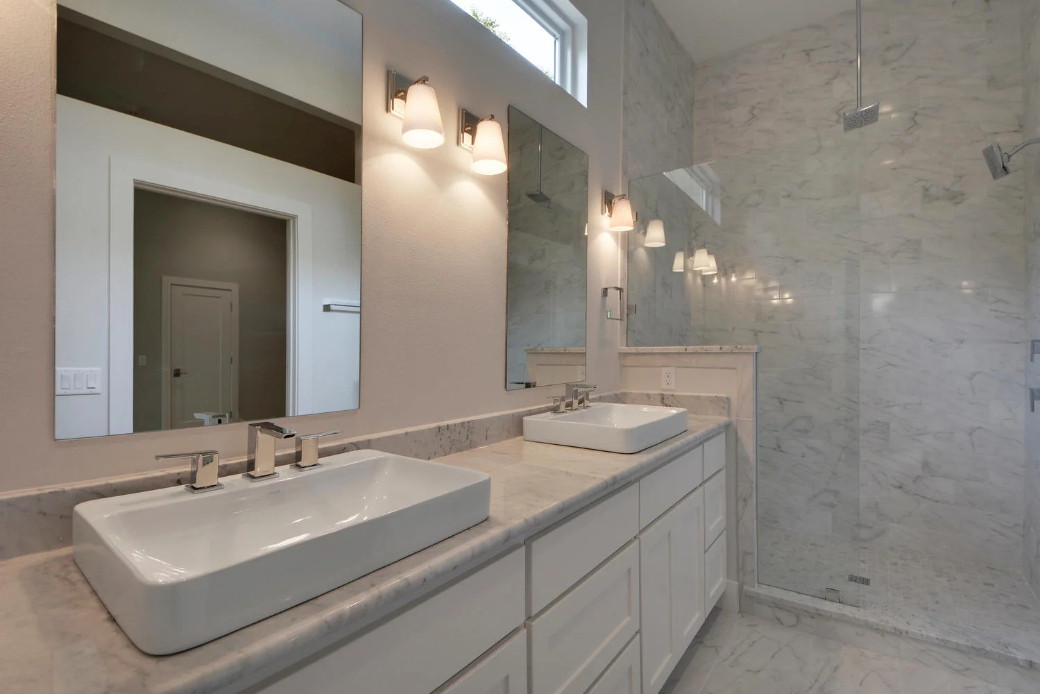 509 A B Sacramento Dr-large-032-26-Master Bath Vanity Unit A-1499x1000-72dpi.jpg