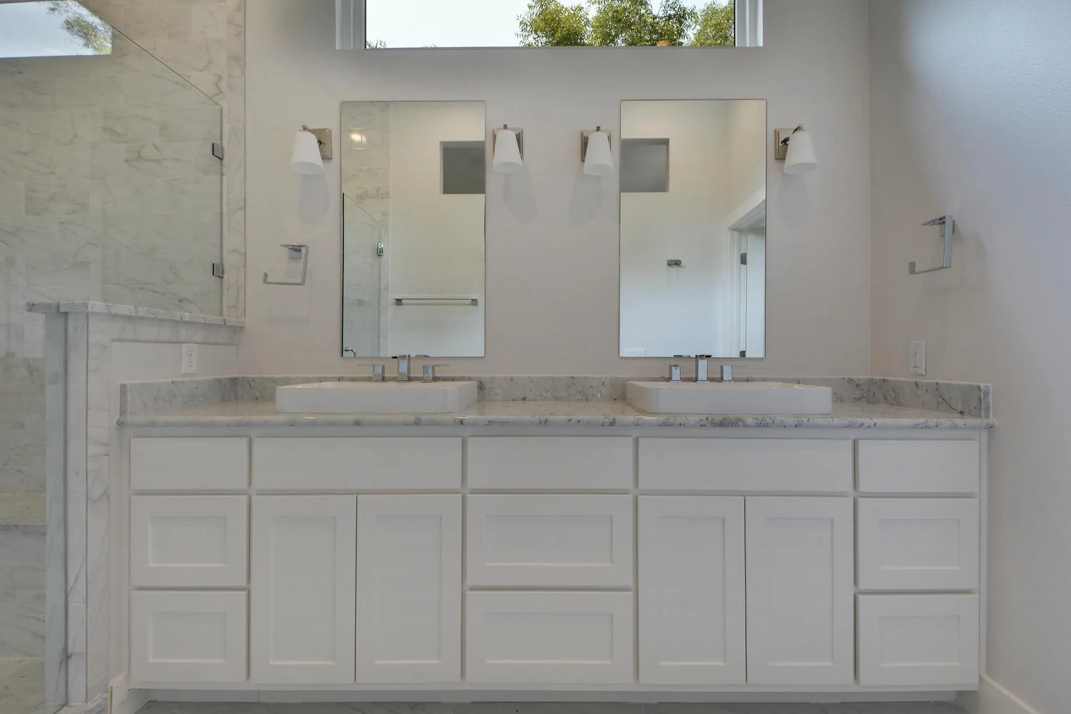 509 A B Sacramento Dr-large-054-29-Master Vanity Unit B-1499x1000-72dpi.jpg
