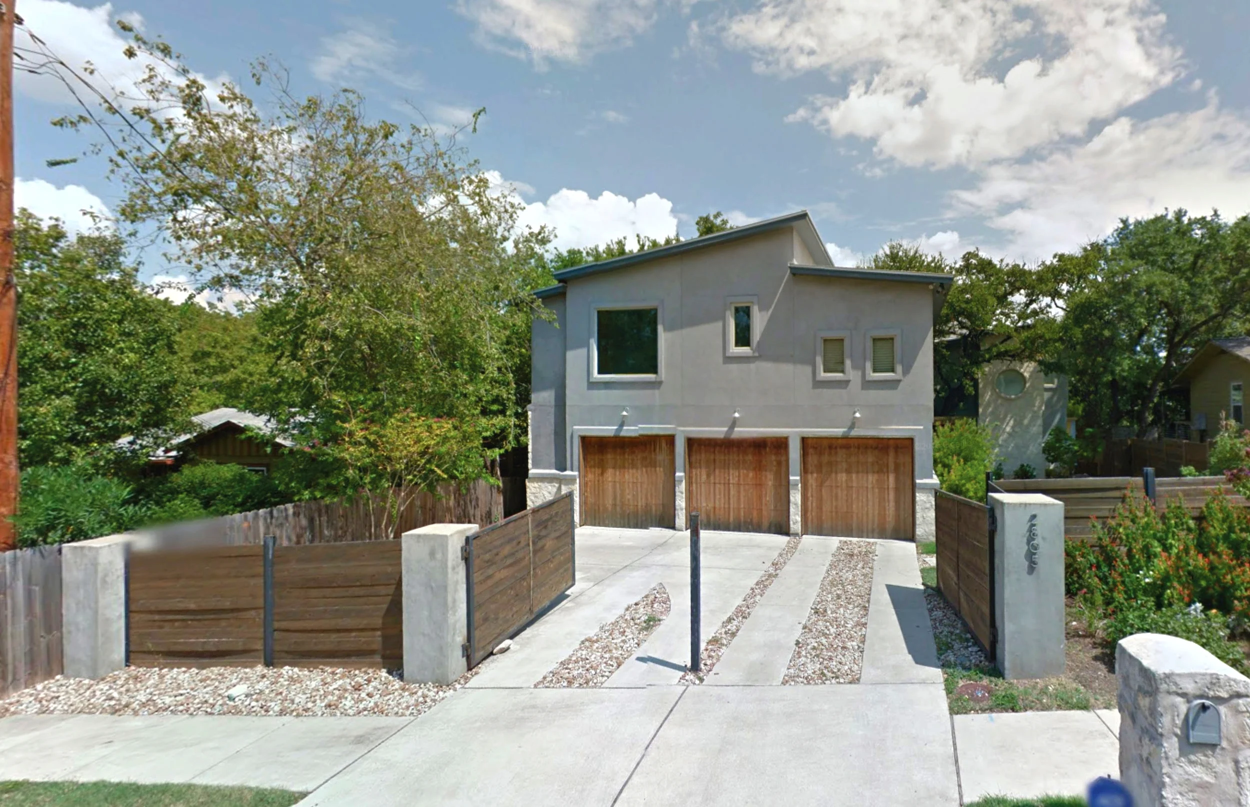 2805 S 4th St.