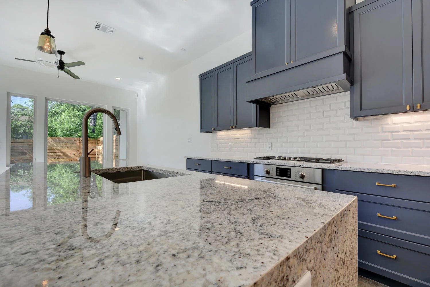 2310 S 3rd St-large-012-11-Kitchen and Breakfast 697-1500x1000-72dpi.jpg