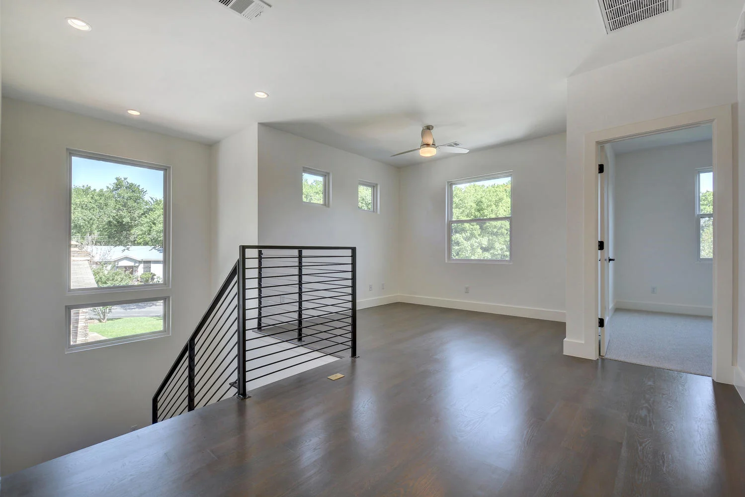 2310 S 3rd St-large-034-42-Living Up Unit B 652-1499x1000-72dpi.jpg