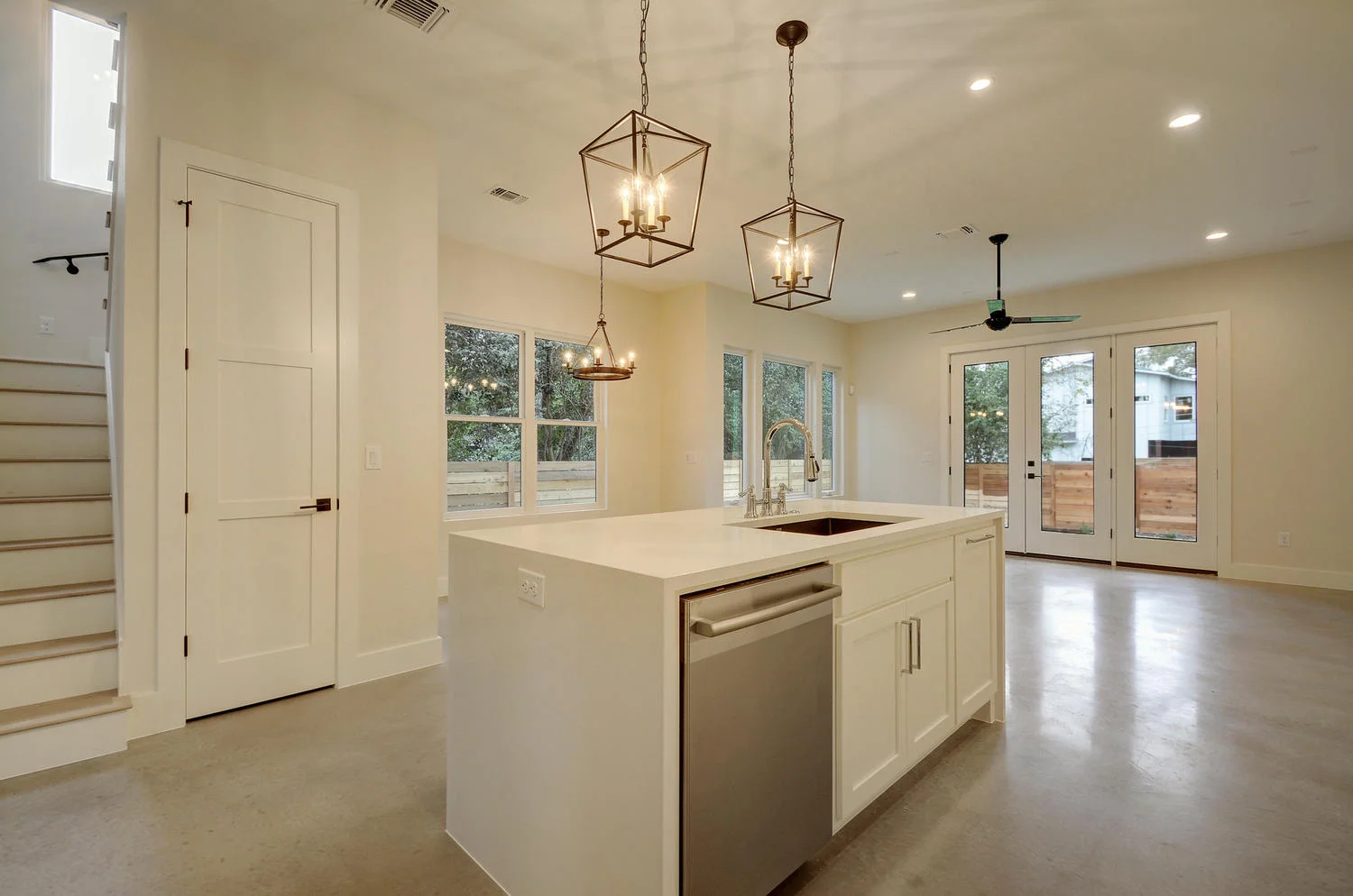 918 Cardinal Ln-large-013-29-A Kitchen and Breakfast 716-1500x994-72dpi.jpg