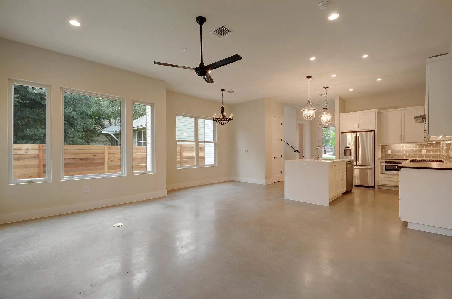 918 Cardinal Ln-large-034-30-B Family 043-1500x994-72dpi.jpg