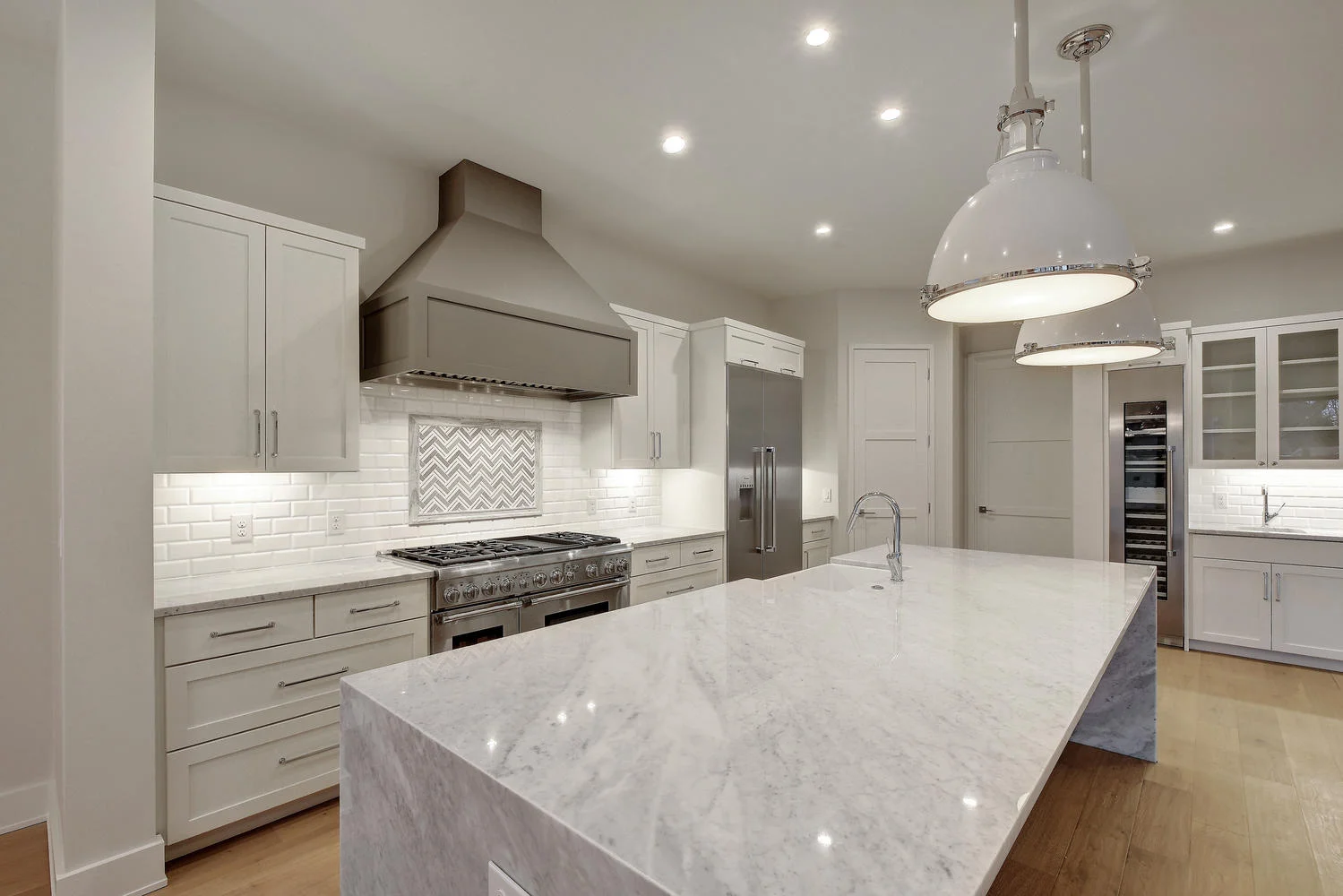 705 W Monroe St-large-018-17-Kitchen and Dining 036-1499x1000-72dpi - Copy.jpg