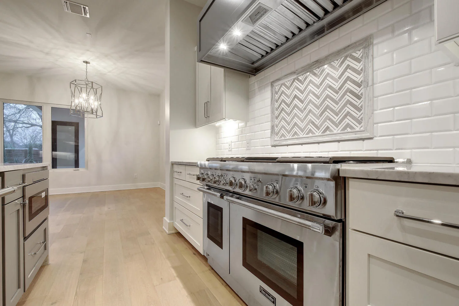 705 W Monroe St-large-020-18-Kitchen and Dining 039-1499x1000-72dpi.jpg