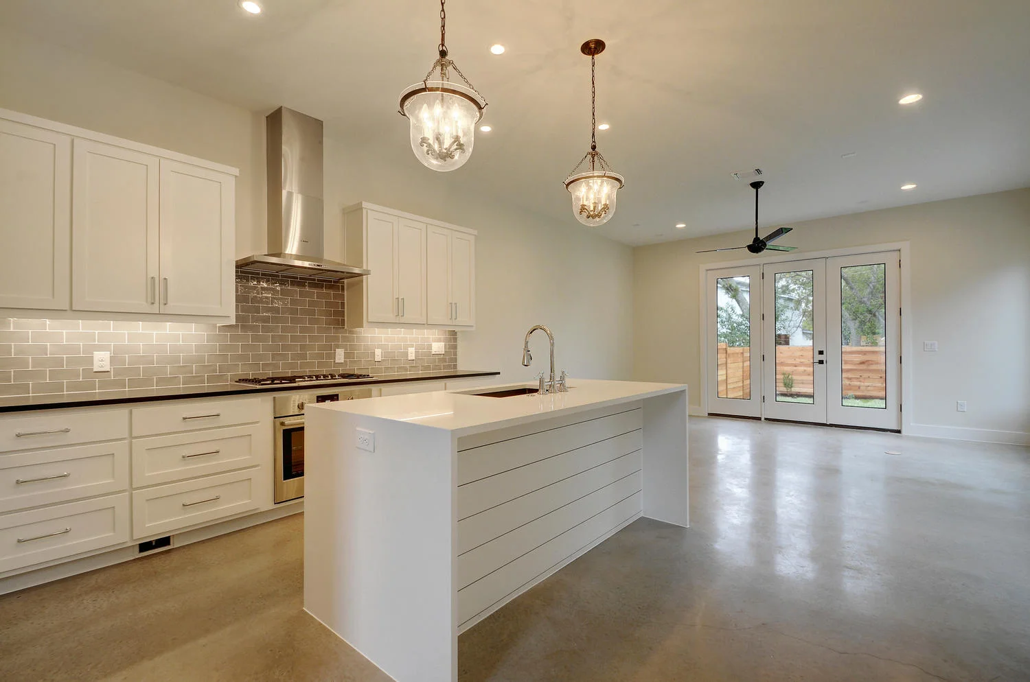 918 Cardinal Ln-large-039-32-B Kitchen and Breakfast 717-1500x994-72dpi.jpg