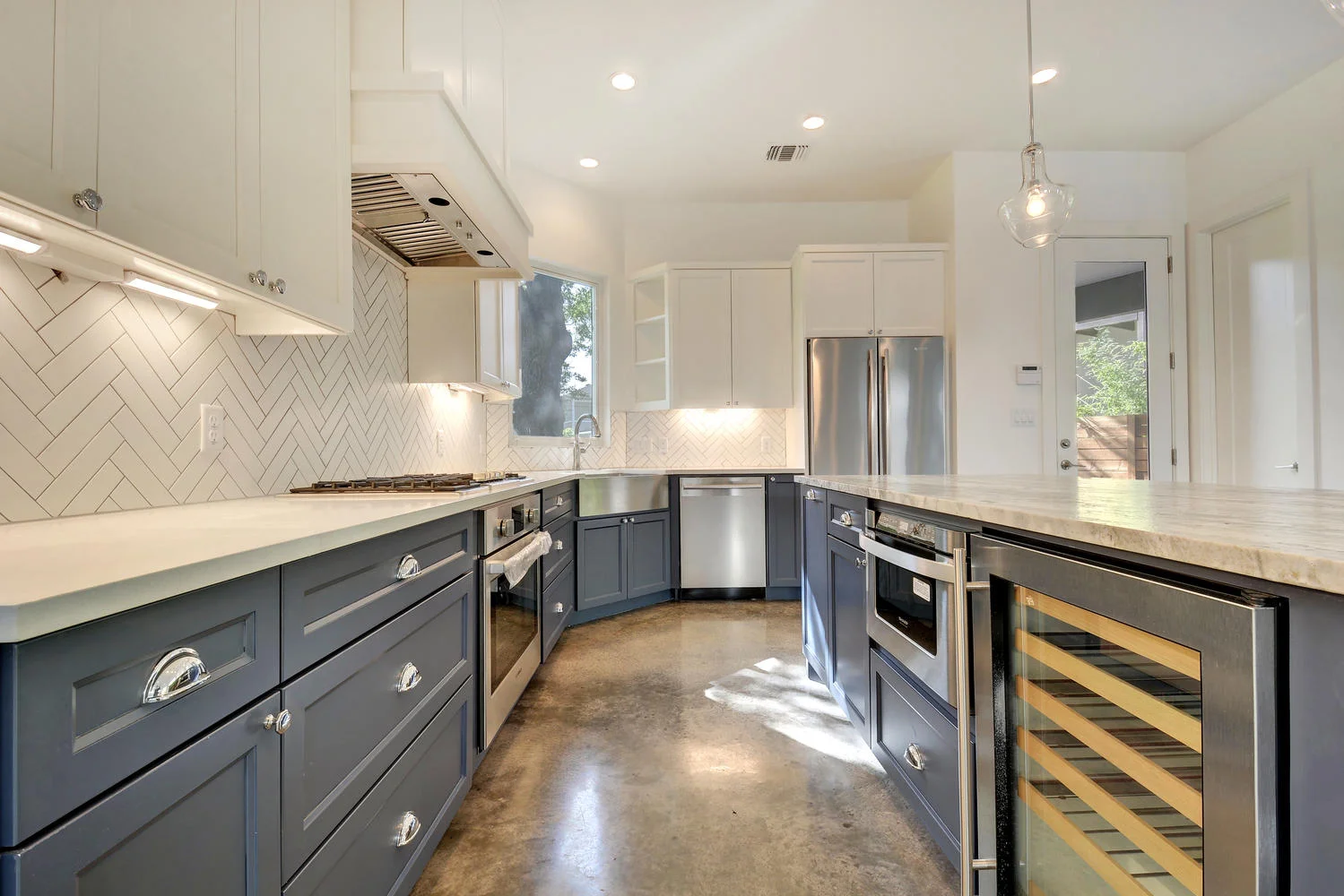 2312 S 3rd St-large-016-16-Kitchen and Breakfast 721-1500x1000-72dpi.jpg