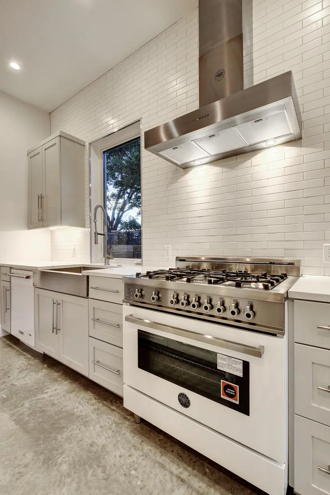 2702 S 4th St-large-021-12-Kitchen and Dining 083-668x1000-72dpi.jpg