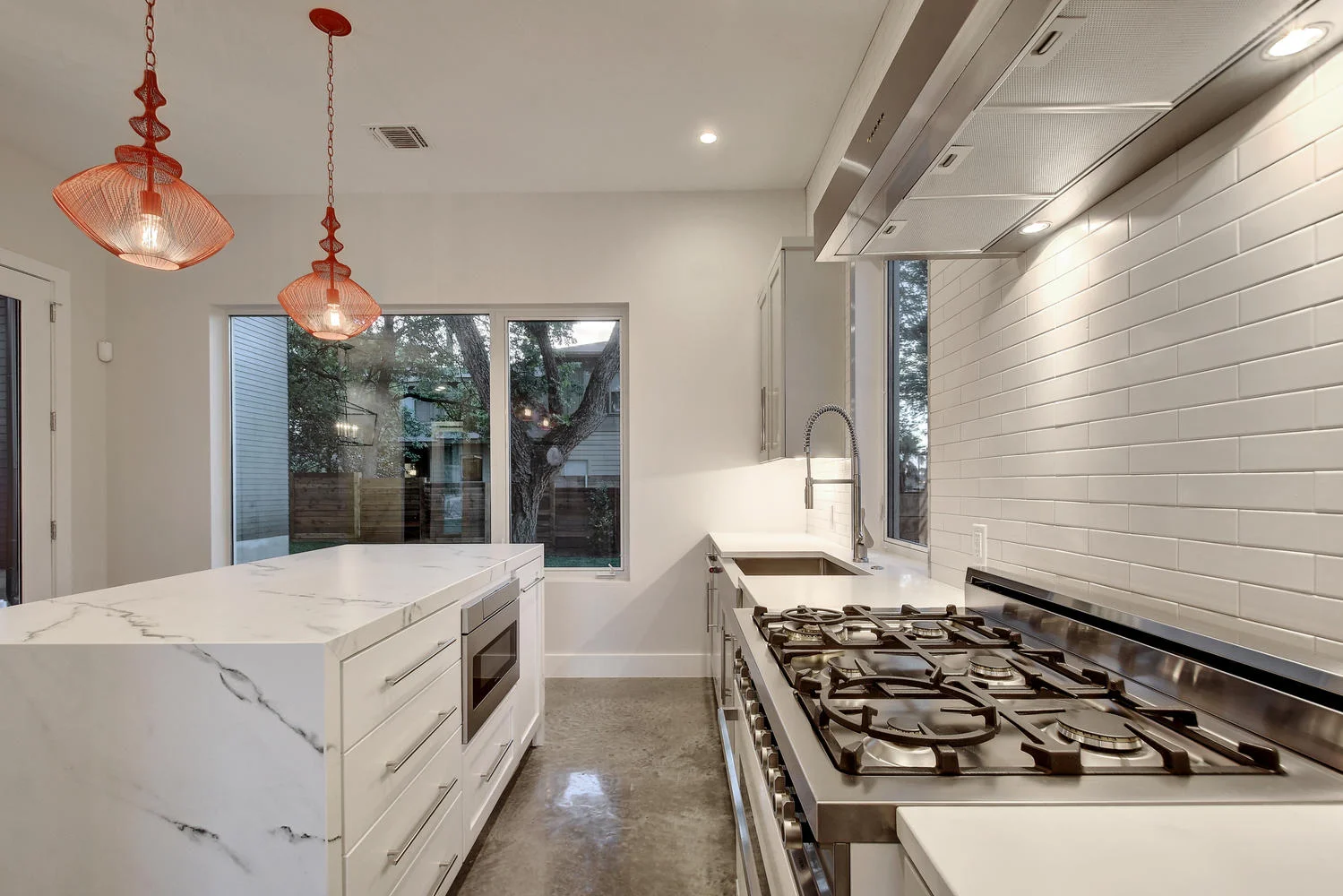 2702 S 4th St-large-018-21-Kitchen and Dining 080-1499x1000-72dpi.jpg