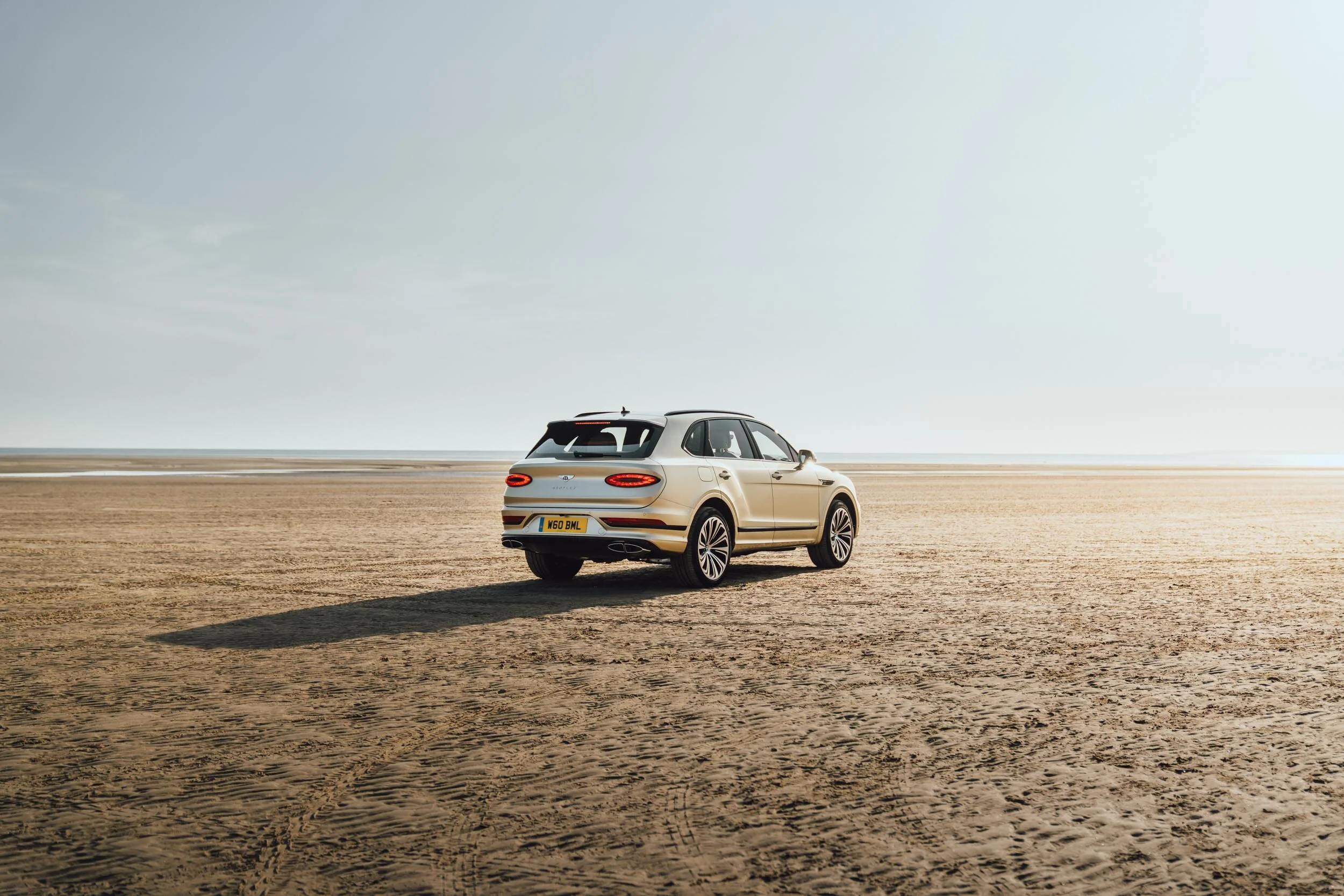 BentleyBentaygaHybrid_ByTomKahler_Lowres-3.jpg