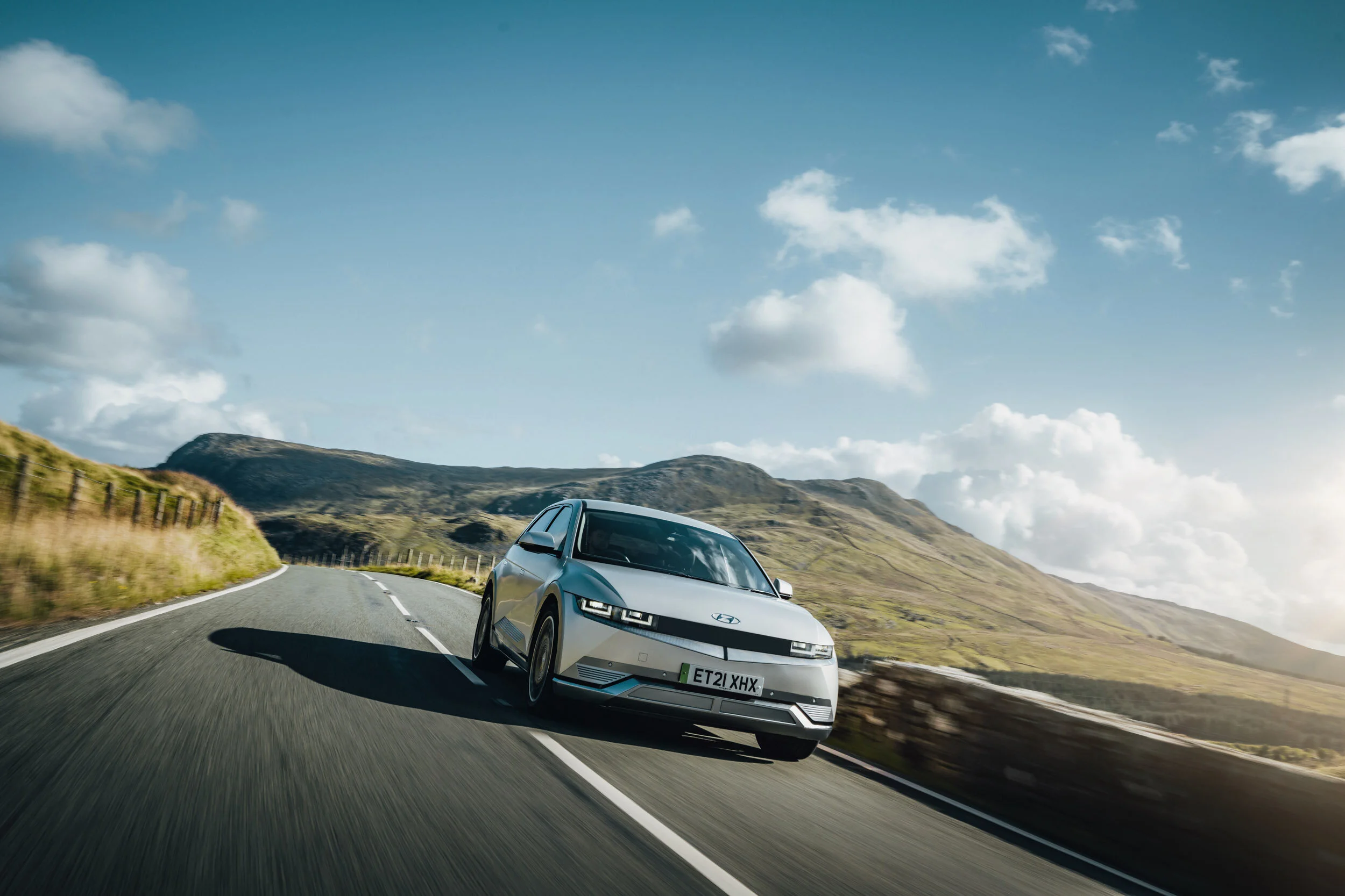 Hyundai_IONIQ5_ByTomKahler_Lowres.jpg