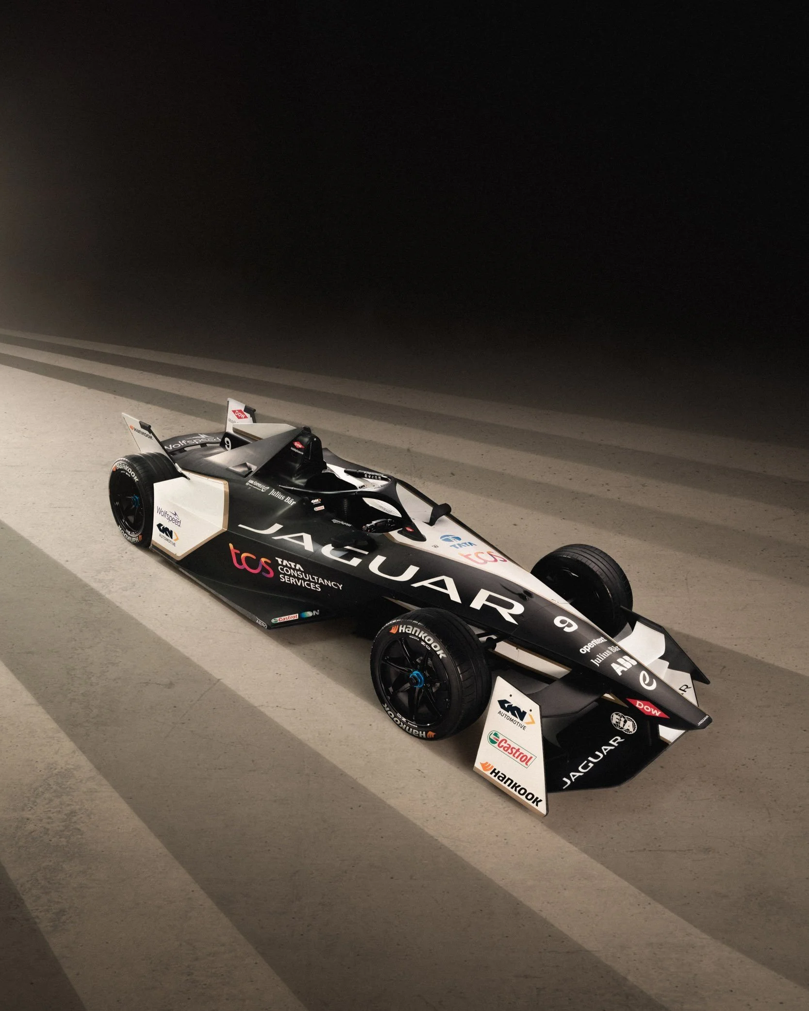 Jaguar+Racing_July23_ByTomKahler_Lowres-4.jpg
