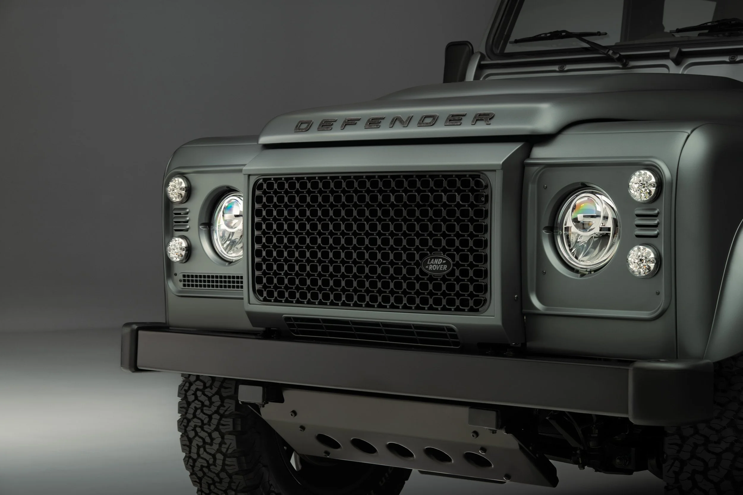 LRCLASSIC_L316_OCTA_INSPIRED_FAROE_GREEN_FRONT_GRILLE.jpg