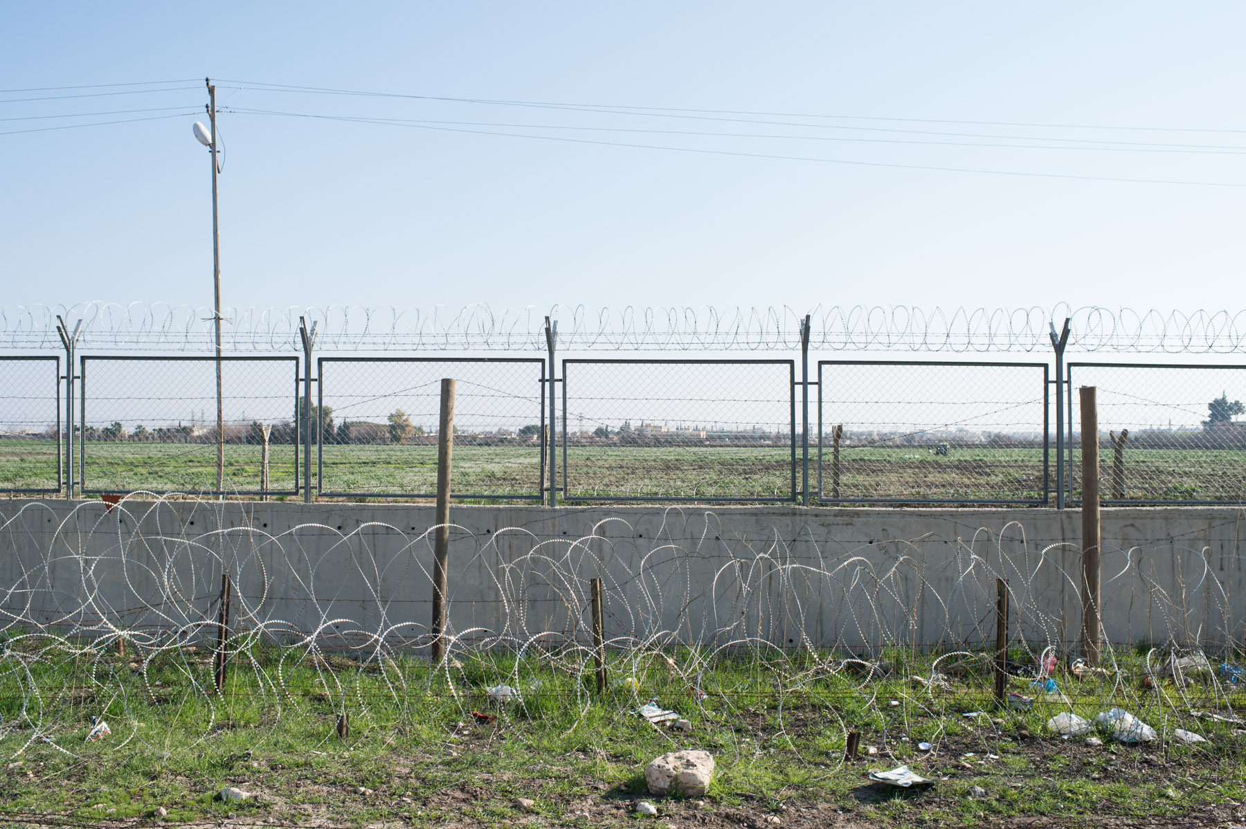 006syrian-turkish-border_by_fst_feb2014_DSC0855.jpg