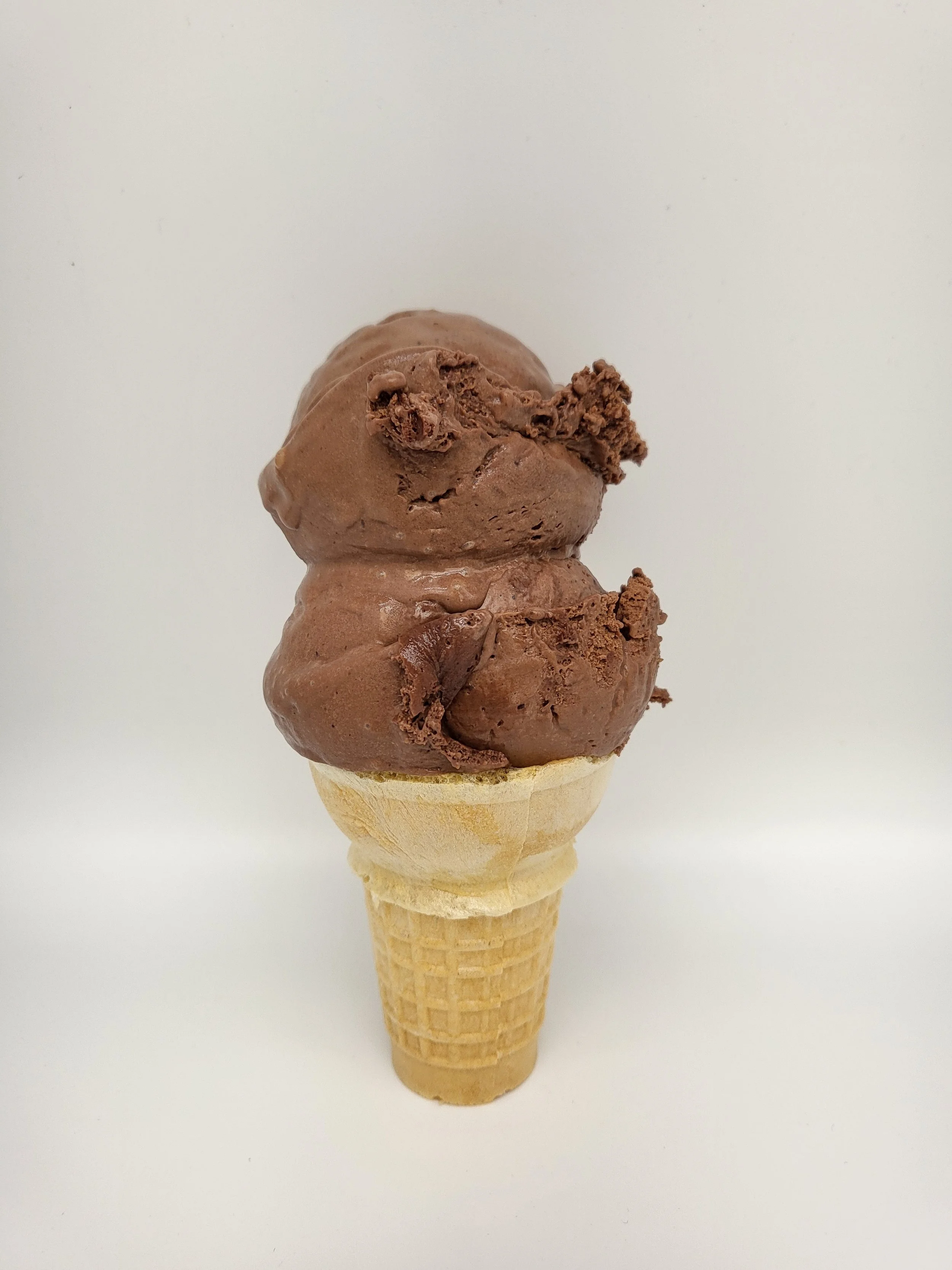 Enjoy summer hours with&nbsp;Harbor House Sweets!