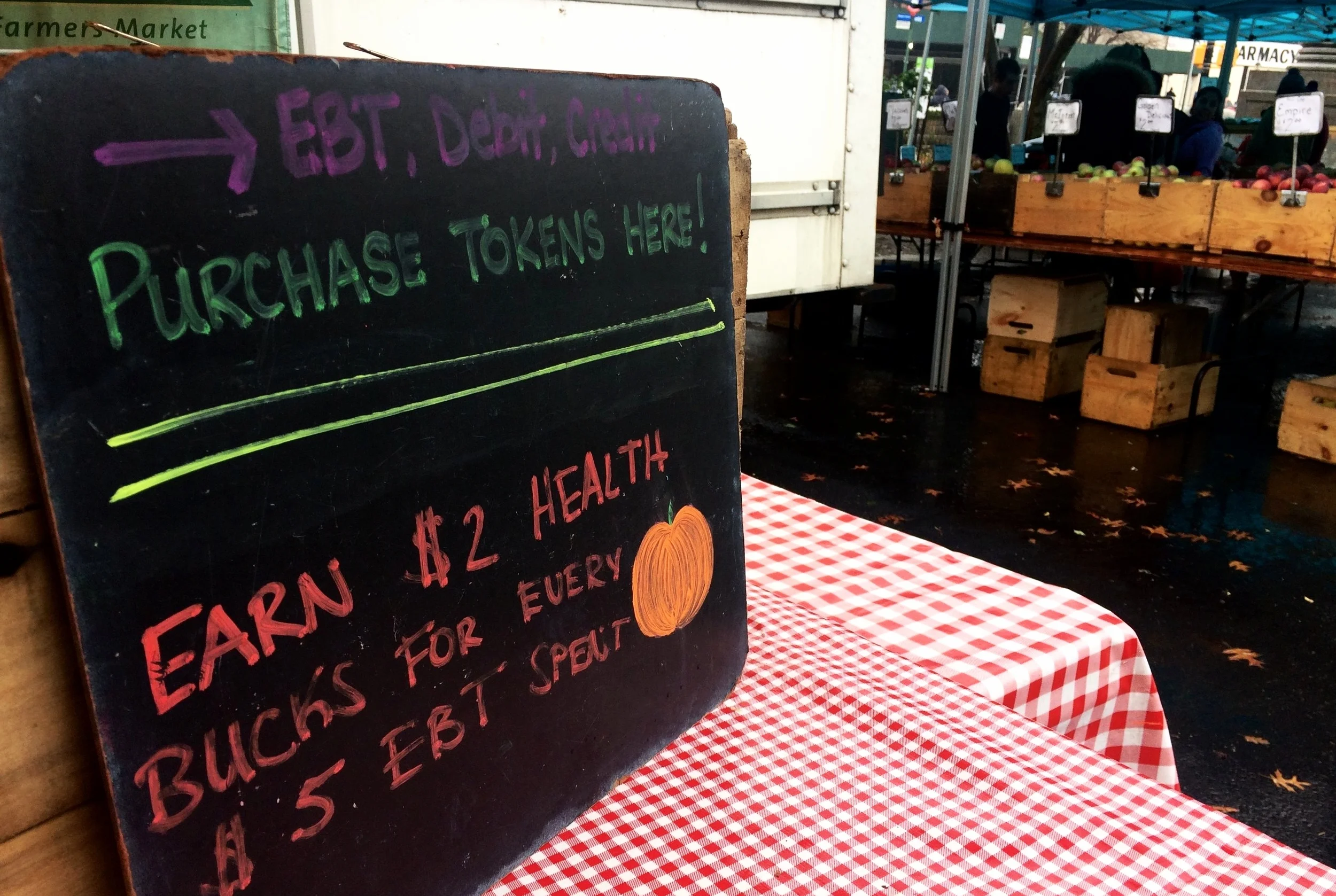 farmers-mkt-snap-sign.jpg