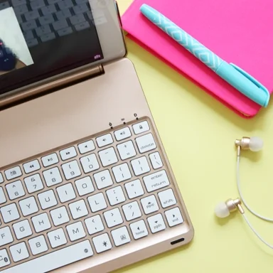 7 Necessities For Creatives To Pack In A Carry-On