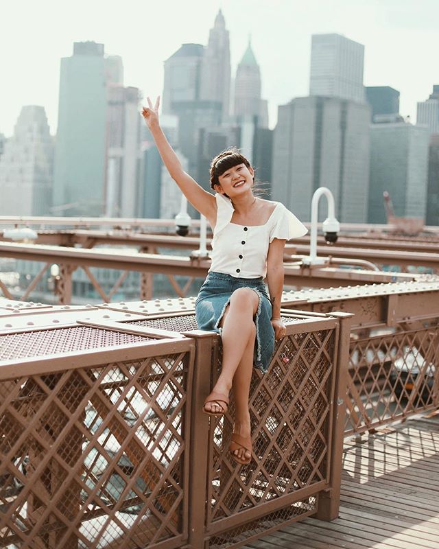Cheesin&rsquo; semi-high in the sky on the Brooklyn Bridge with the peace sign ✌🏻 I inherited from my dad and the multiple band-aids on my toes. || #AsSeenOnMe #NYC #BrooklynBridge