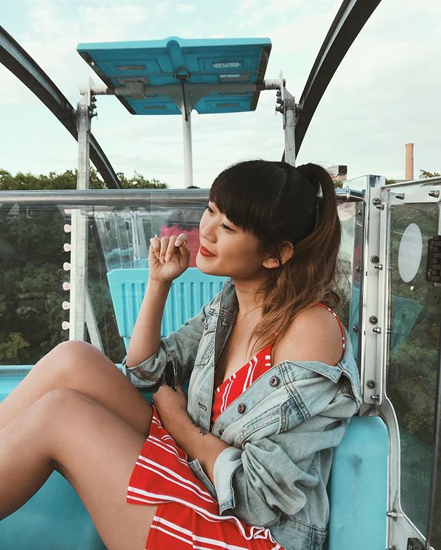 Getting real high (seven stories to be exact) at the Astoria Park carnival with a belly full of fried Oreos. 🎡Those summer time vibes are smacking me hard in the face. 👋🏻 || #AsSeenOnMe #NYC #Astoria