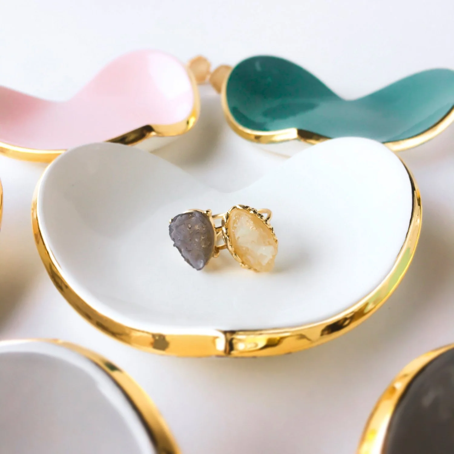 ceramic-heart-ring-dish-gold-3.jpg
