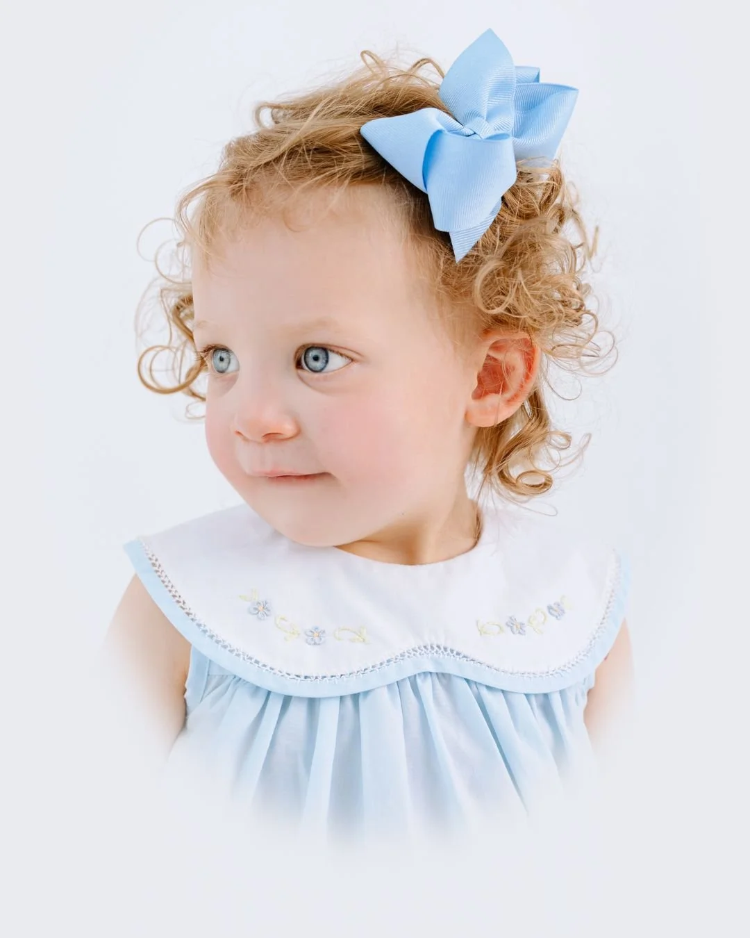 Bringing back the classic #familyheirloom style to Virginia beach. Excited for capturing more of these for our mommas!

#FineArtChildrenPortraits
#ClassicPortraiture
#LegacyPortraits
#BabyHeirloom
#SouthernHeirloom
#LightAndAiryPortraits #VirginiaBea