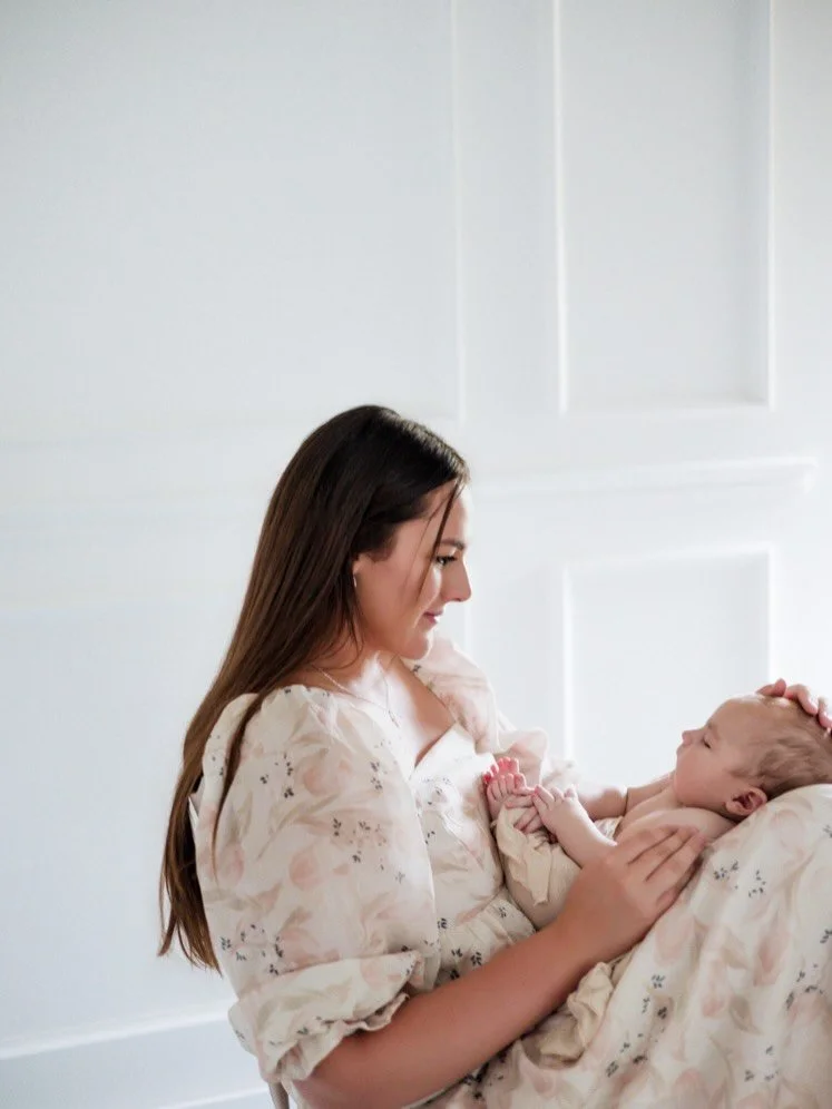 Everyone say hi to the sweetest little addition! 🥹 Had the best time capturing these newborn moments. I mean&hellip; just LOOK at that face!! 

#skylarwyattphotography