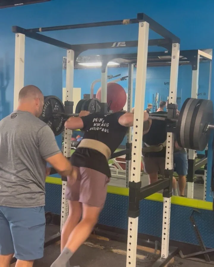 Absolute strength+explosive strength+healthy joints=a badass linebacker who&rsquo;s prepared for the season. 
#strength #football #healthy #performance #colorado #conjugate