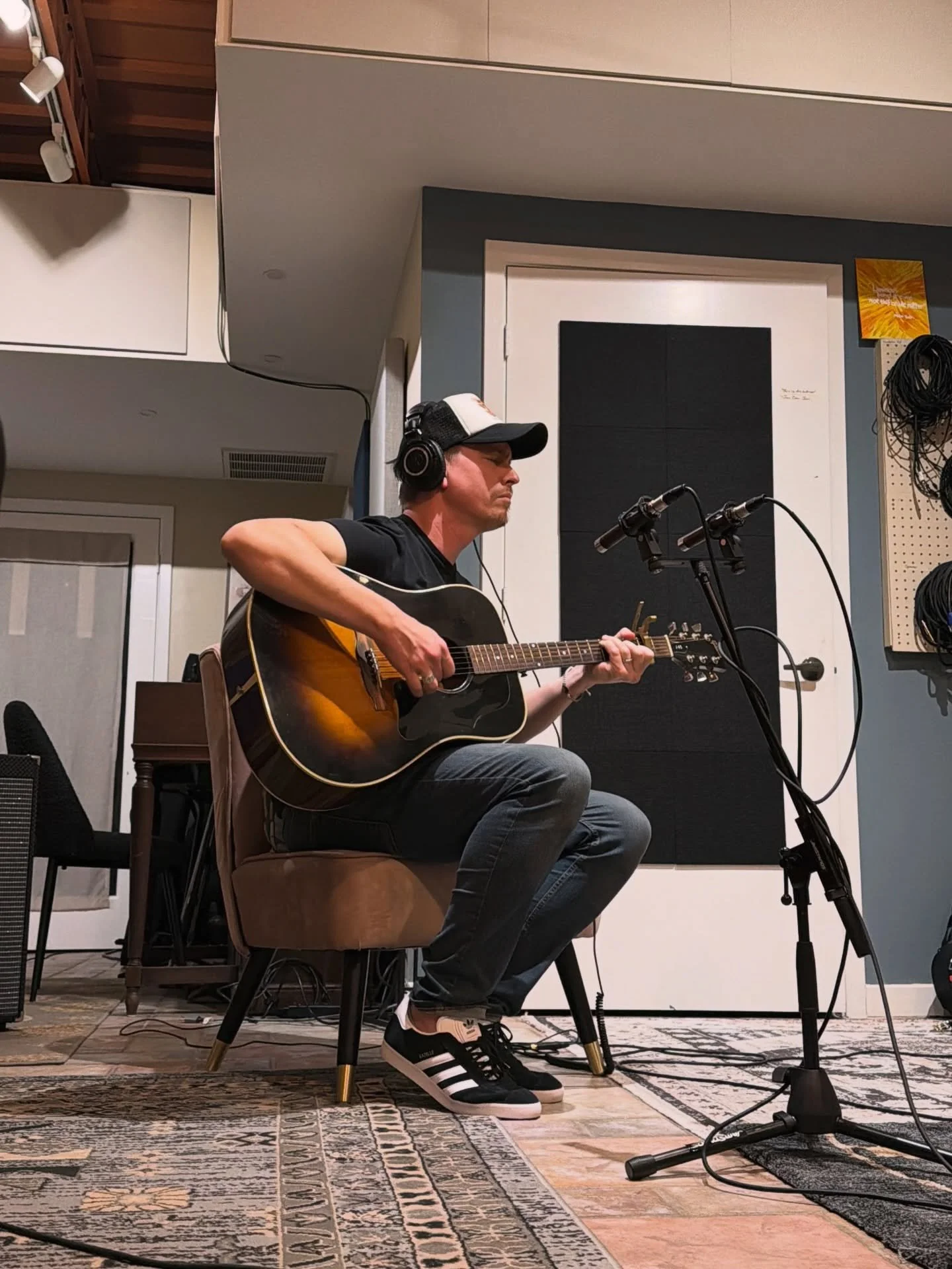 I&rsquo;m always telling people that I&rsquo;m not a very good guitar player, and now I&rsquo;m selling a guitar class. 

It&rsquo;s not a false humility thing, every time I tell people I&rsquo;m a six out of ten on guitar people feel the need to cor